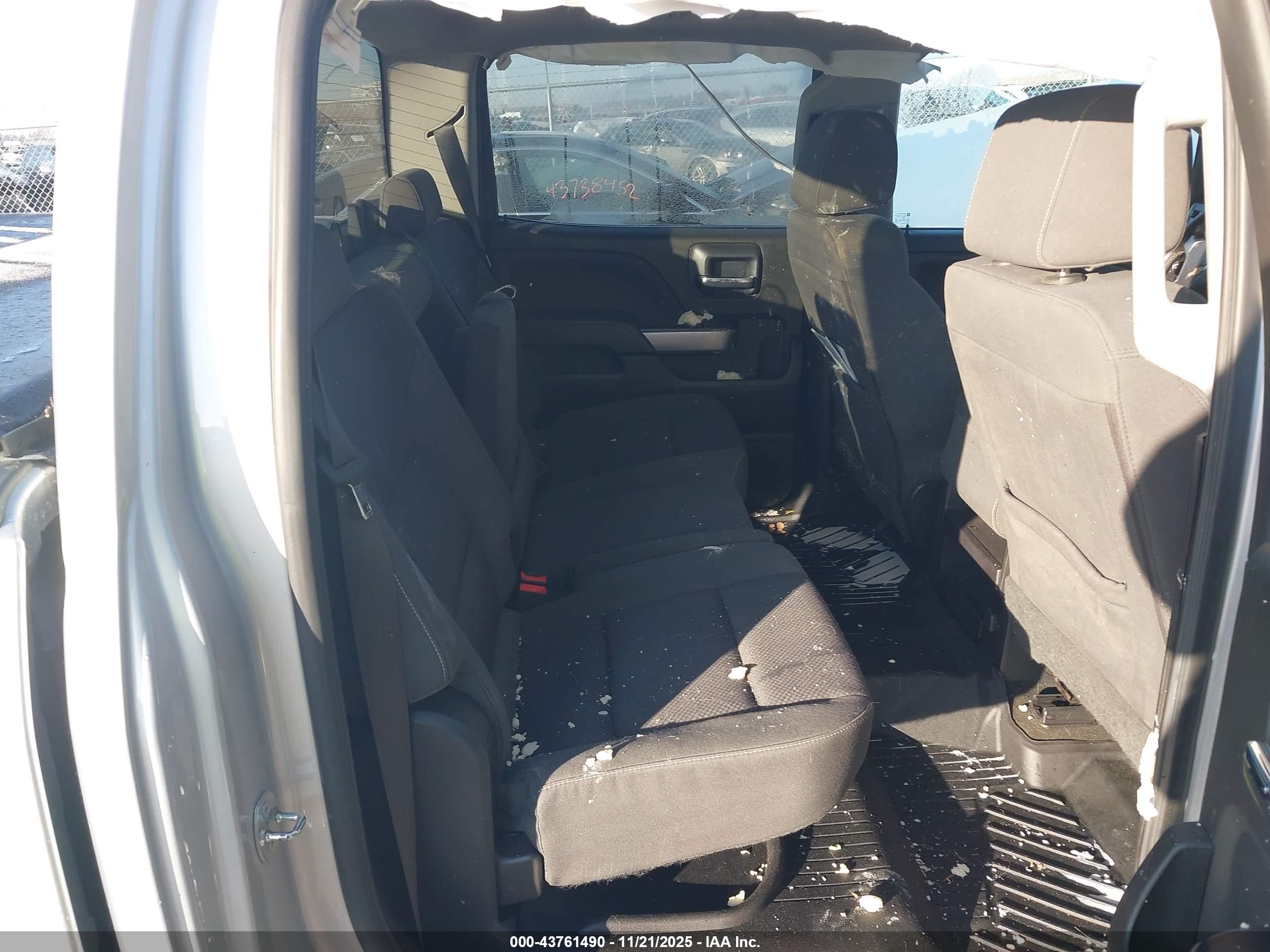 CHEVROLET SILVERADO image 8