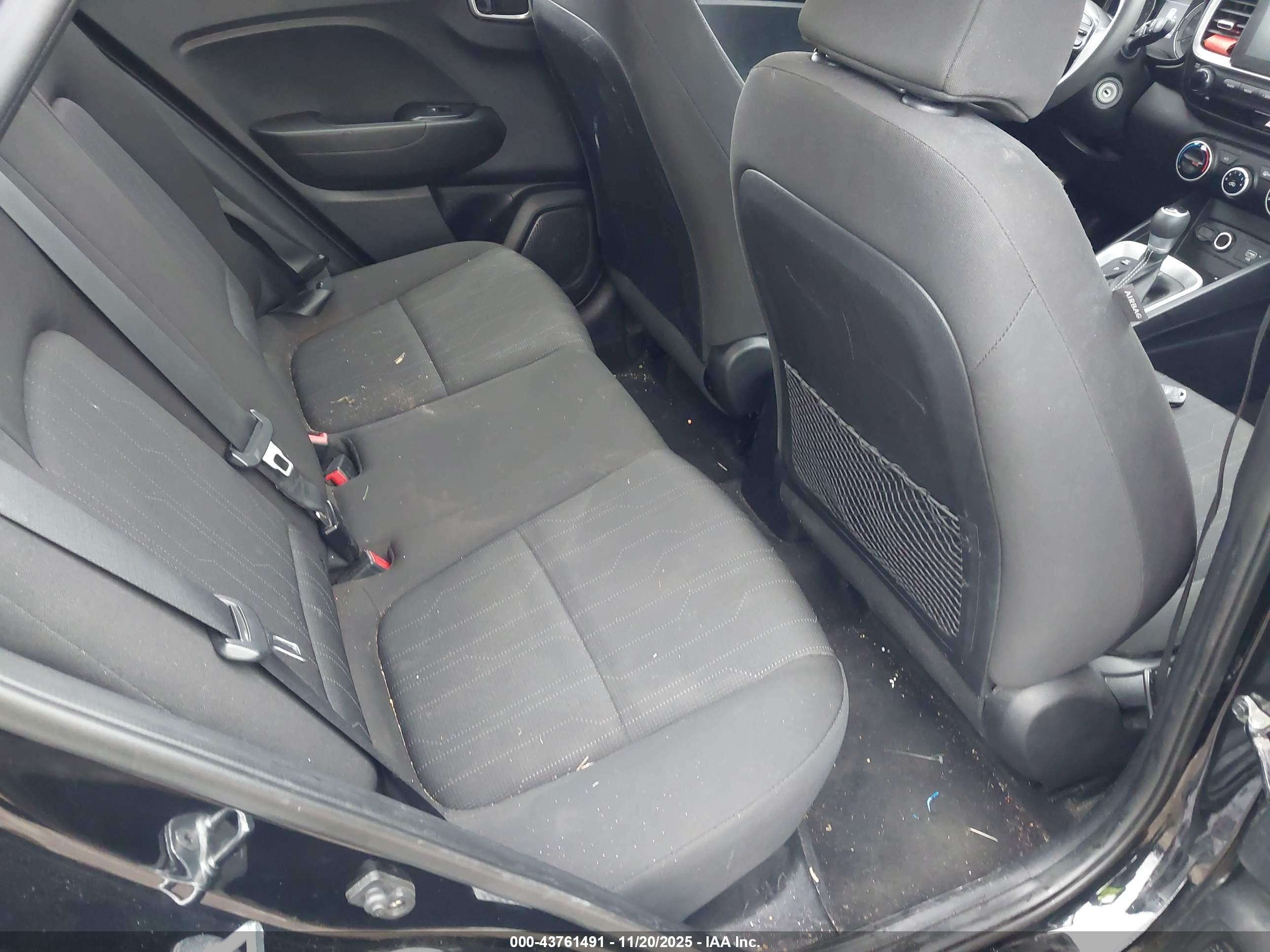 HYUNDAI VENUE image 8