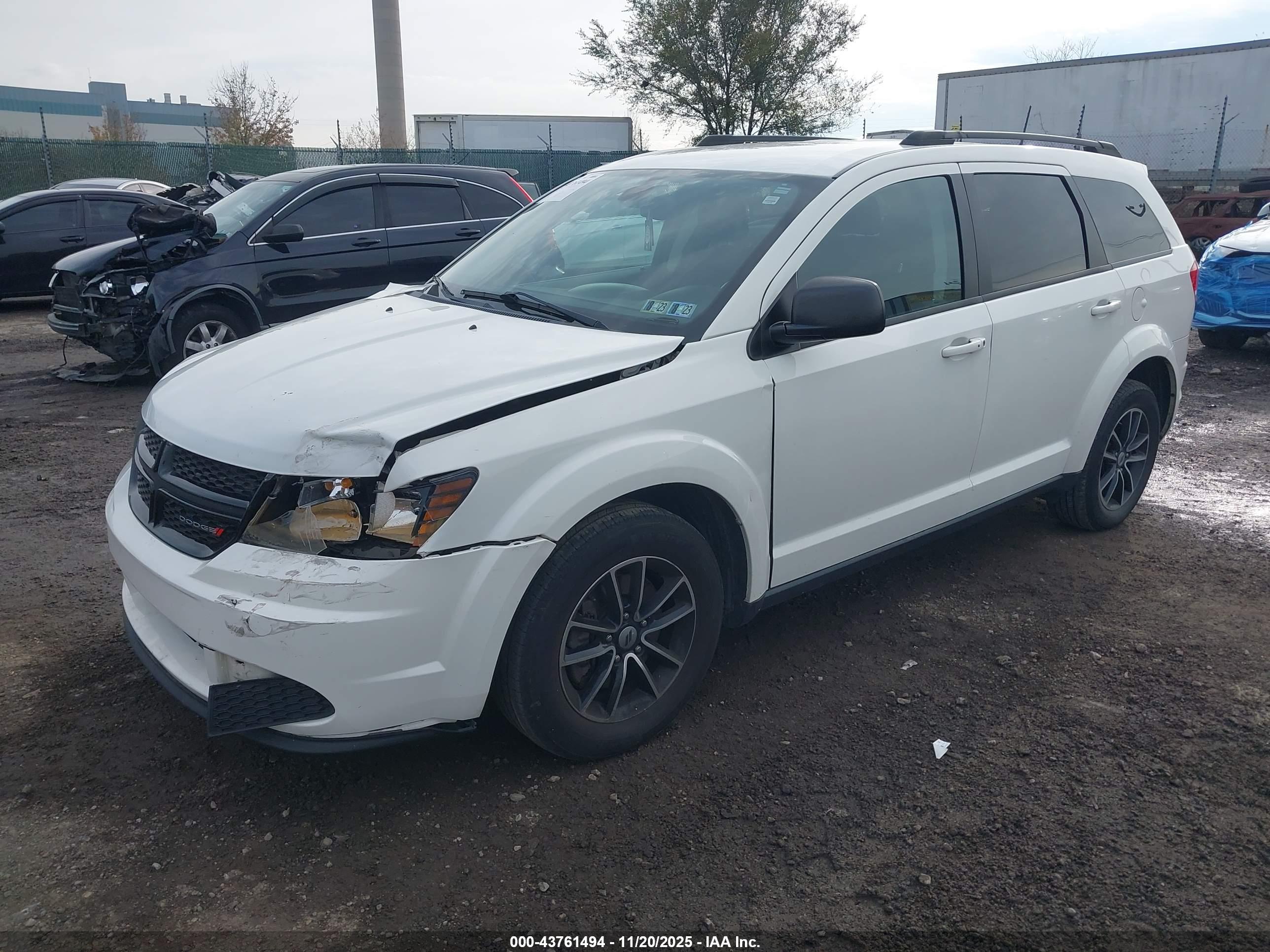 DODGE JOURNEY image 2
