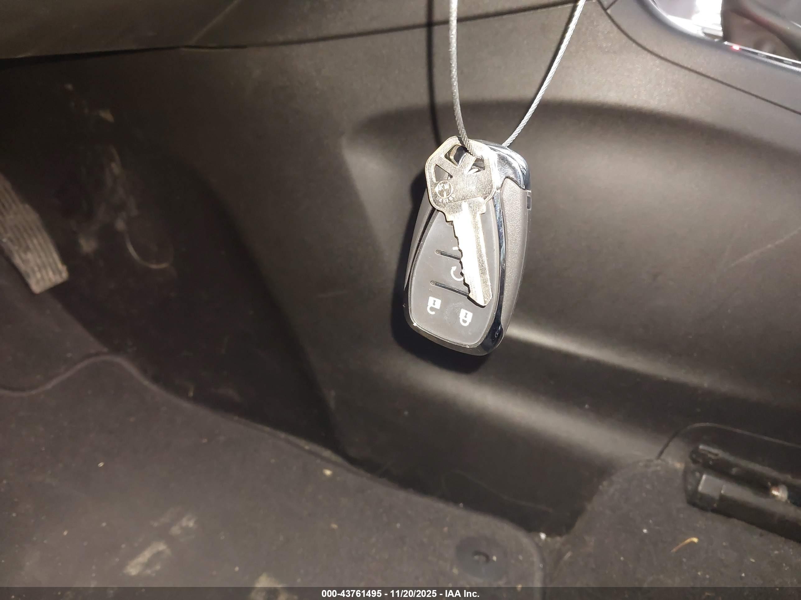CHEVROLET EQUINOX image 11