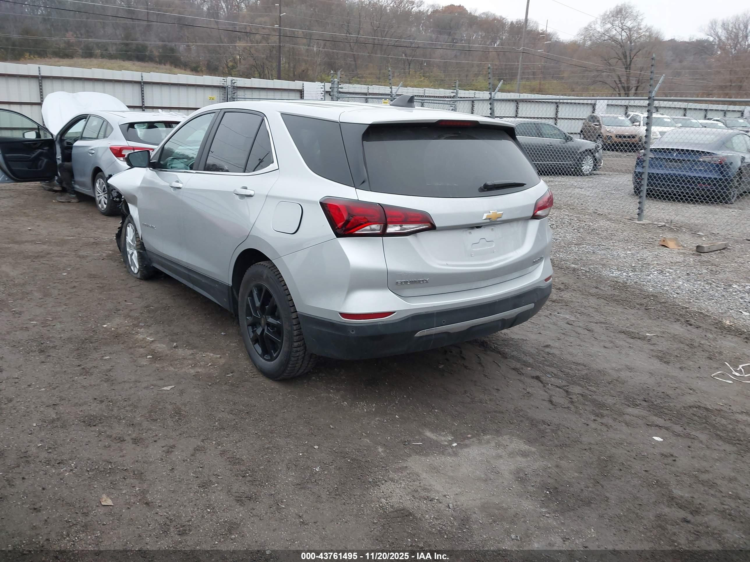 CHEVROLET EQUINOX image 3