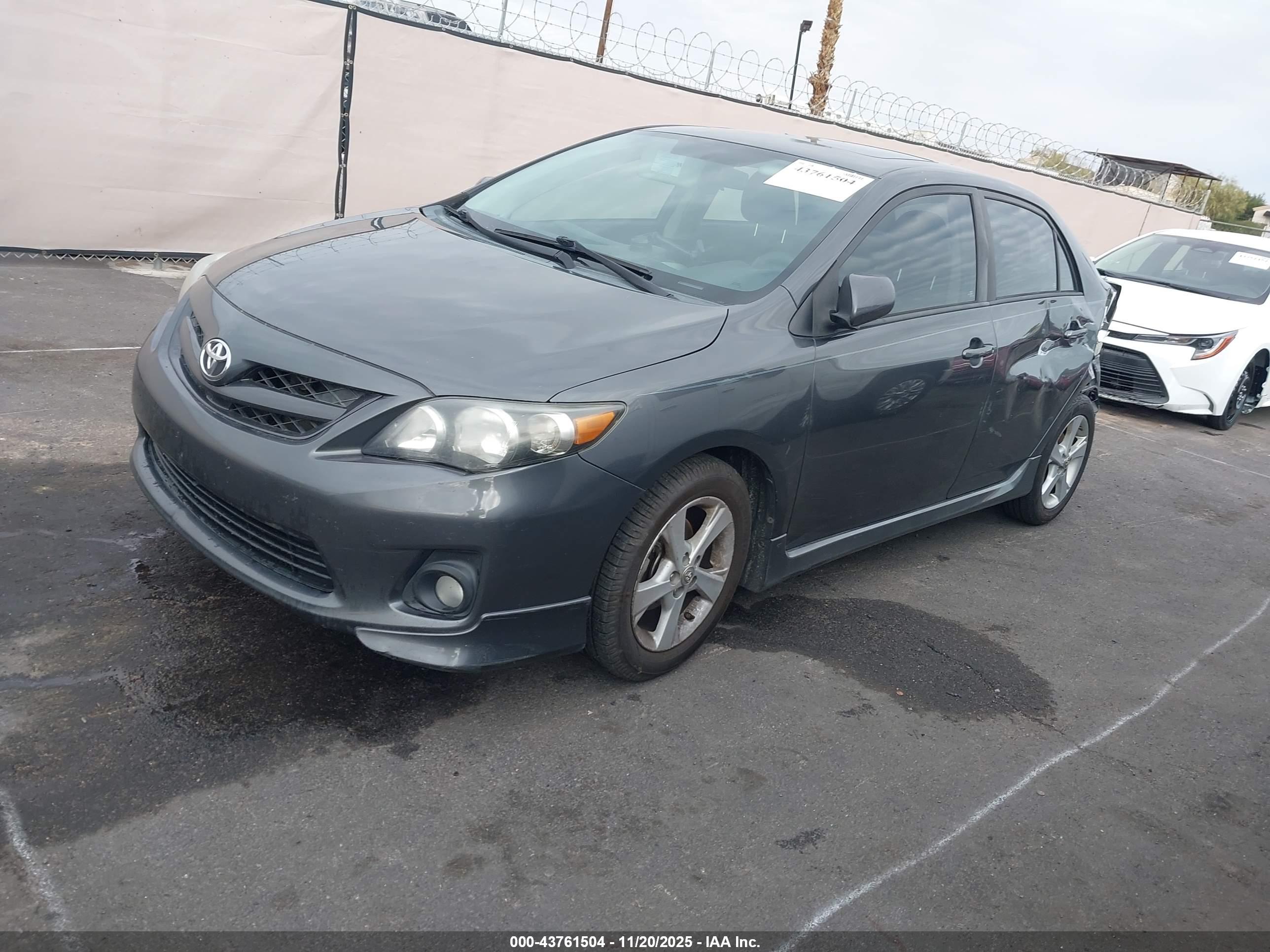 TOYOTA COROLLA image 2