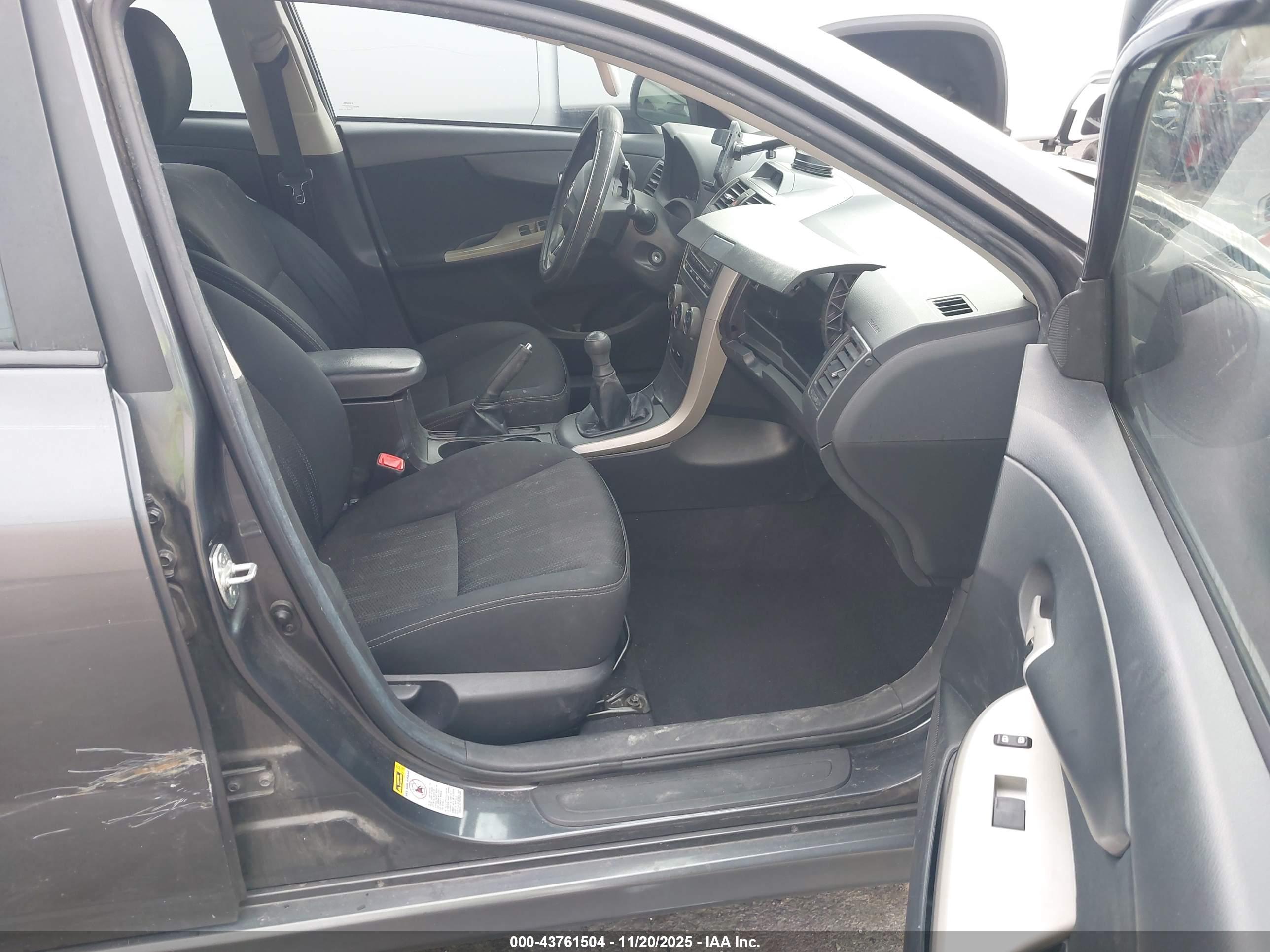 TOYOTA COROLLA image 5