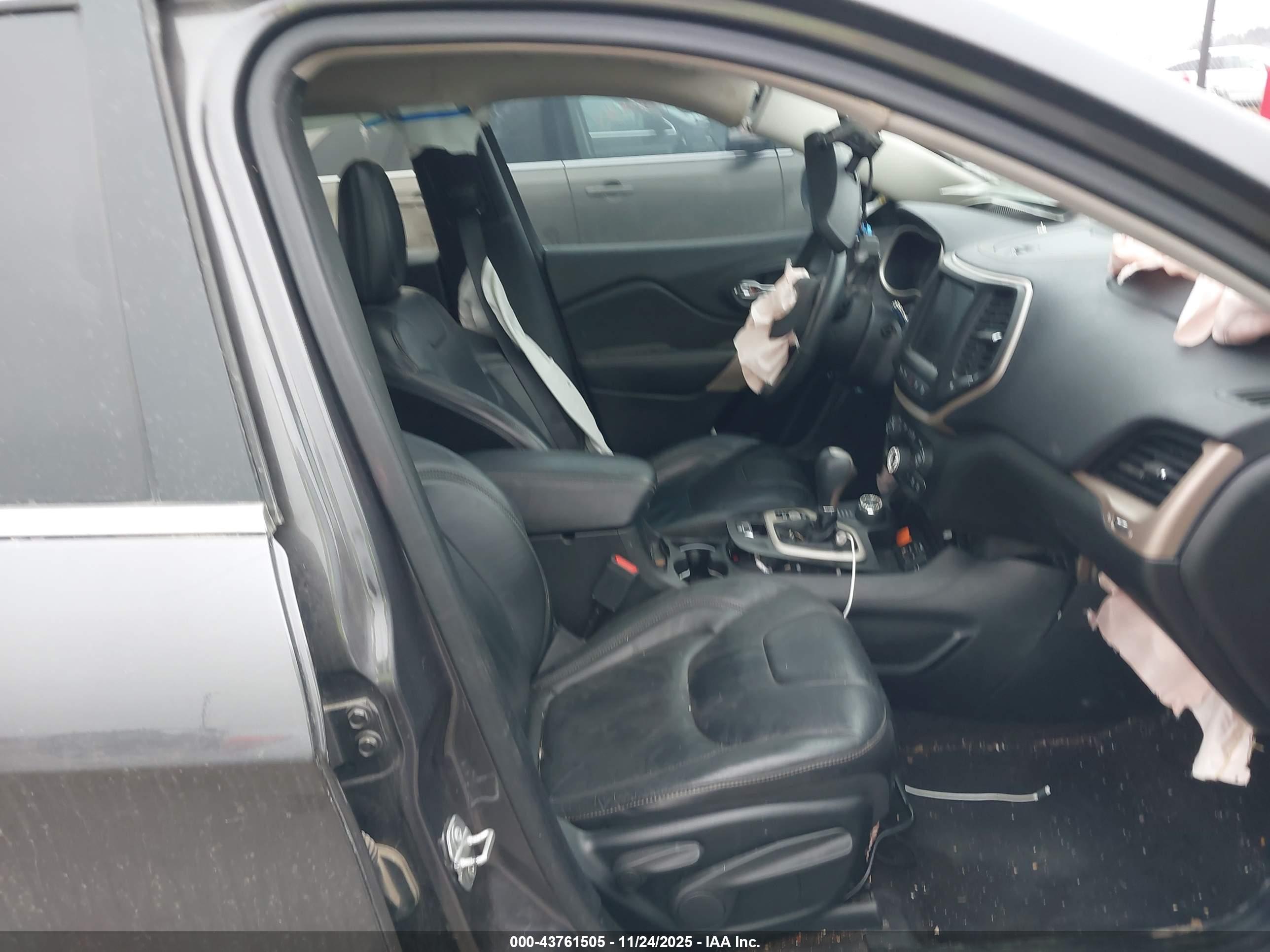 JEEP CHEROKEE image 5