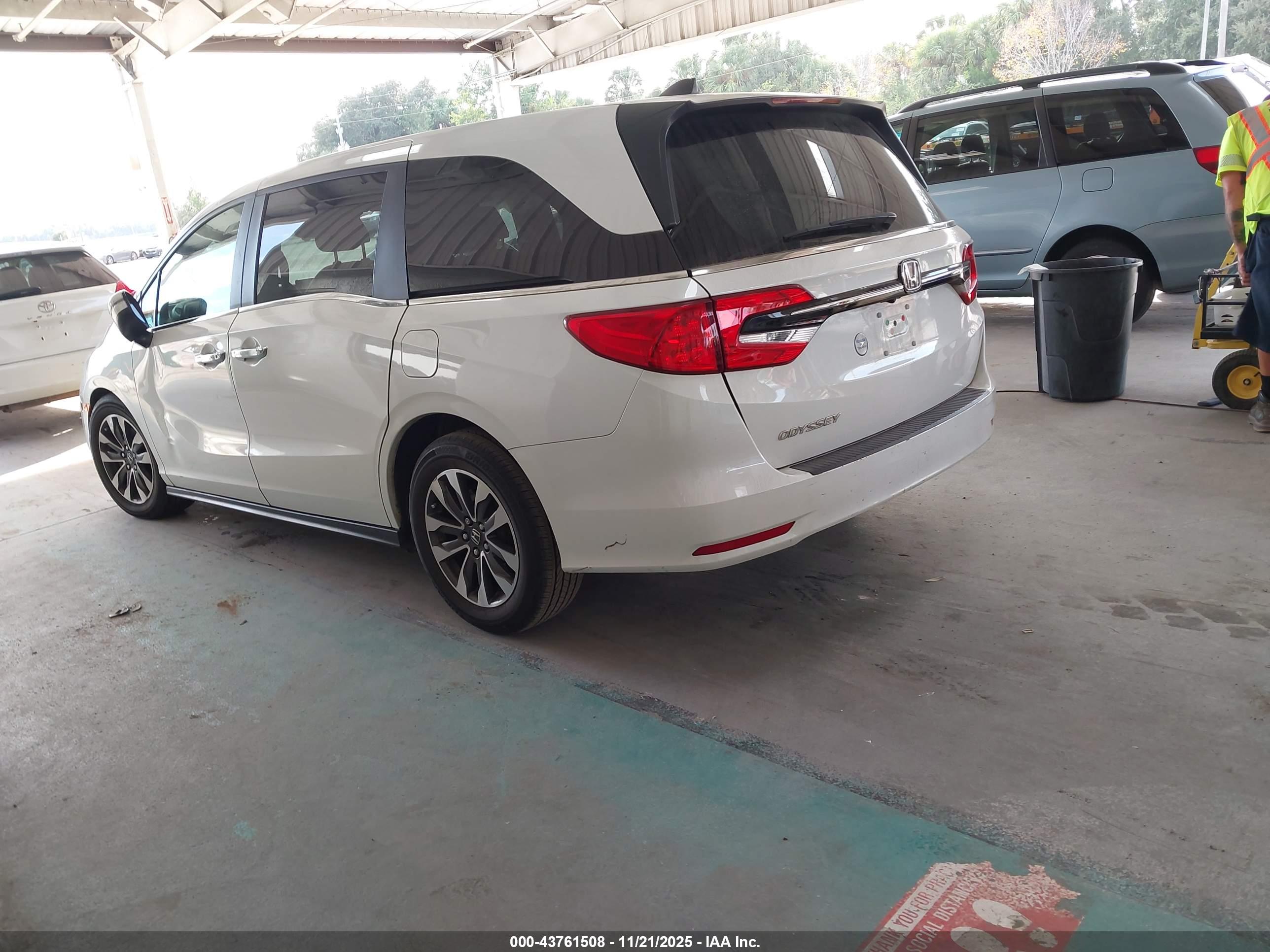 HONDA ODYSSEY image 3