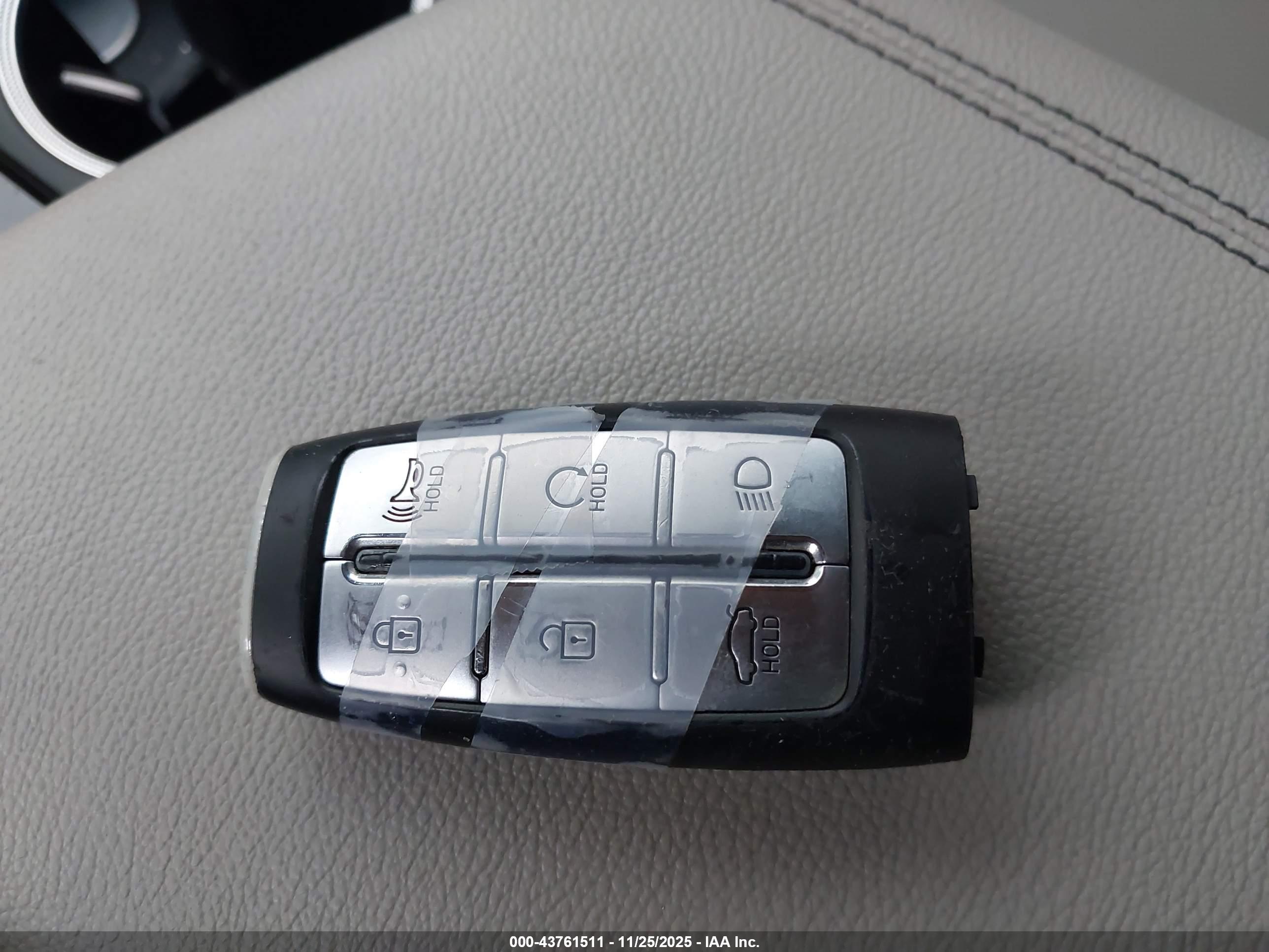GENESIS G70 image 11