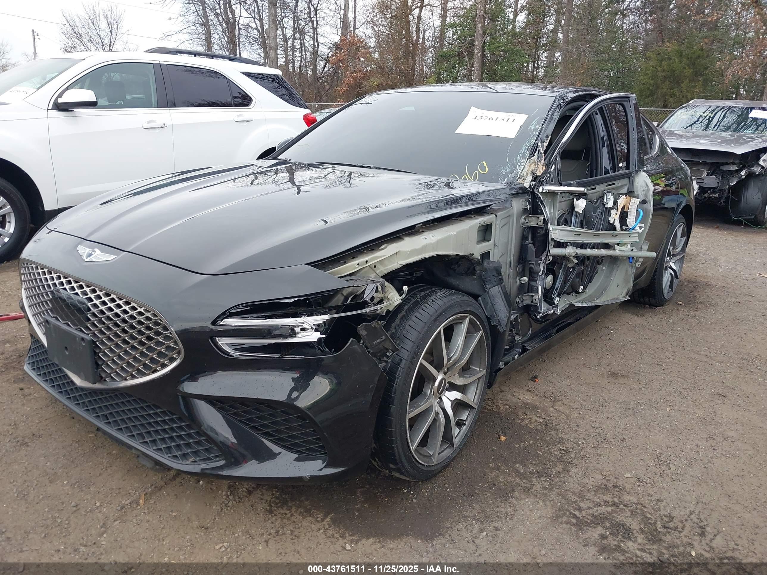 GENESIS G70 image 2