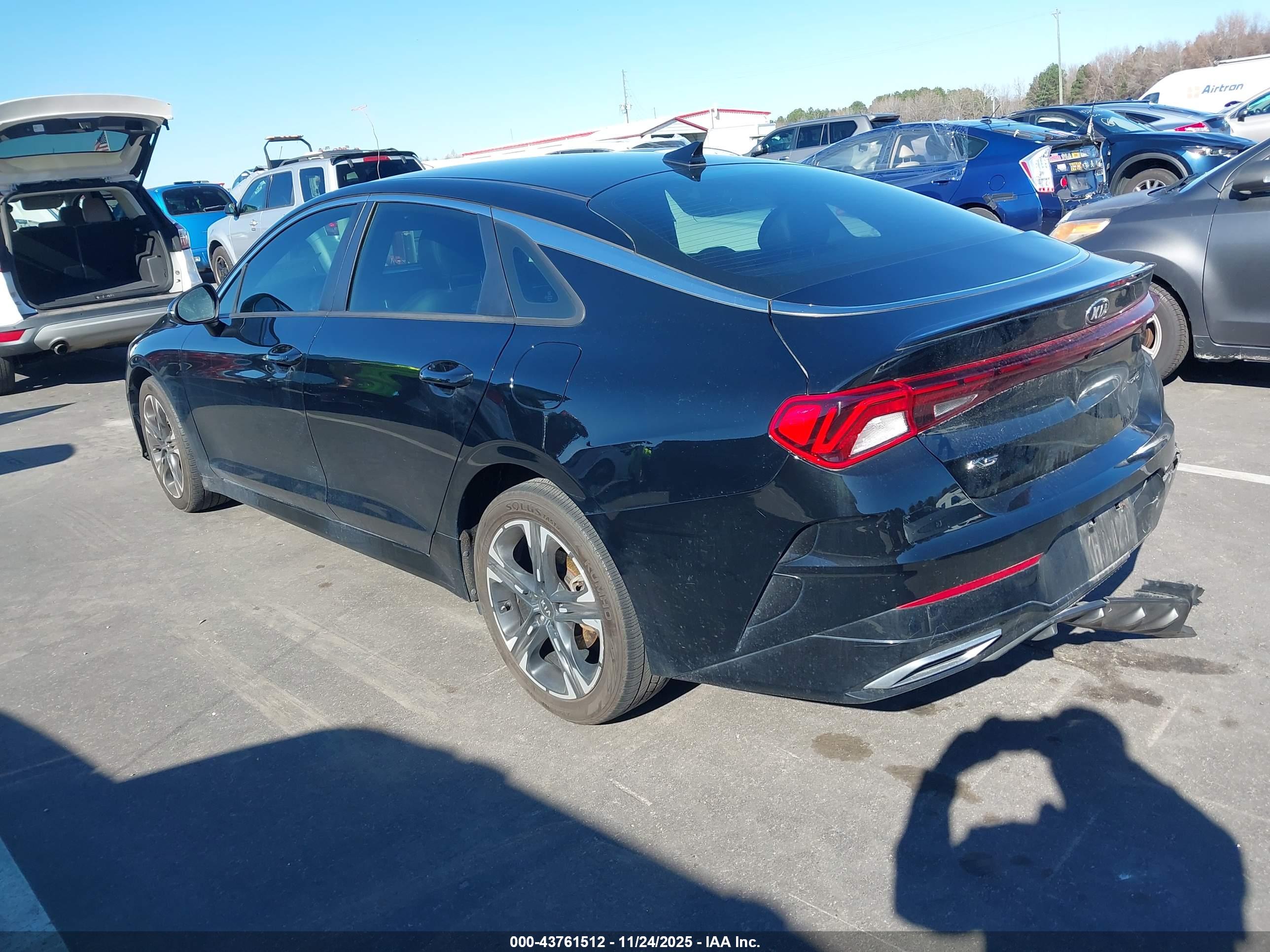 KIA K5 image 3