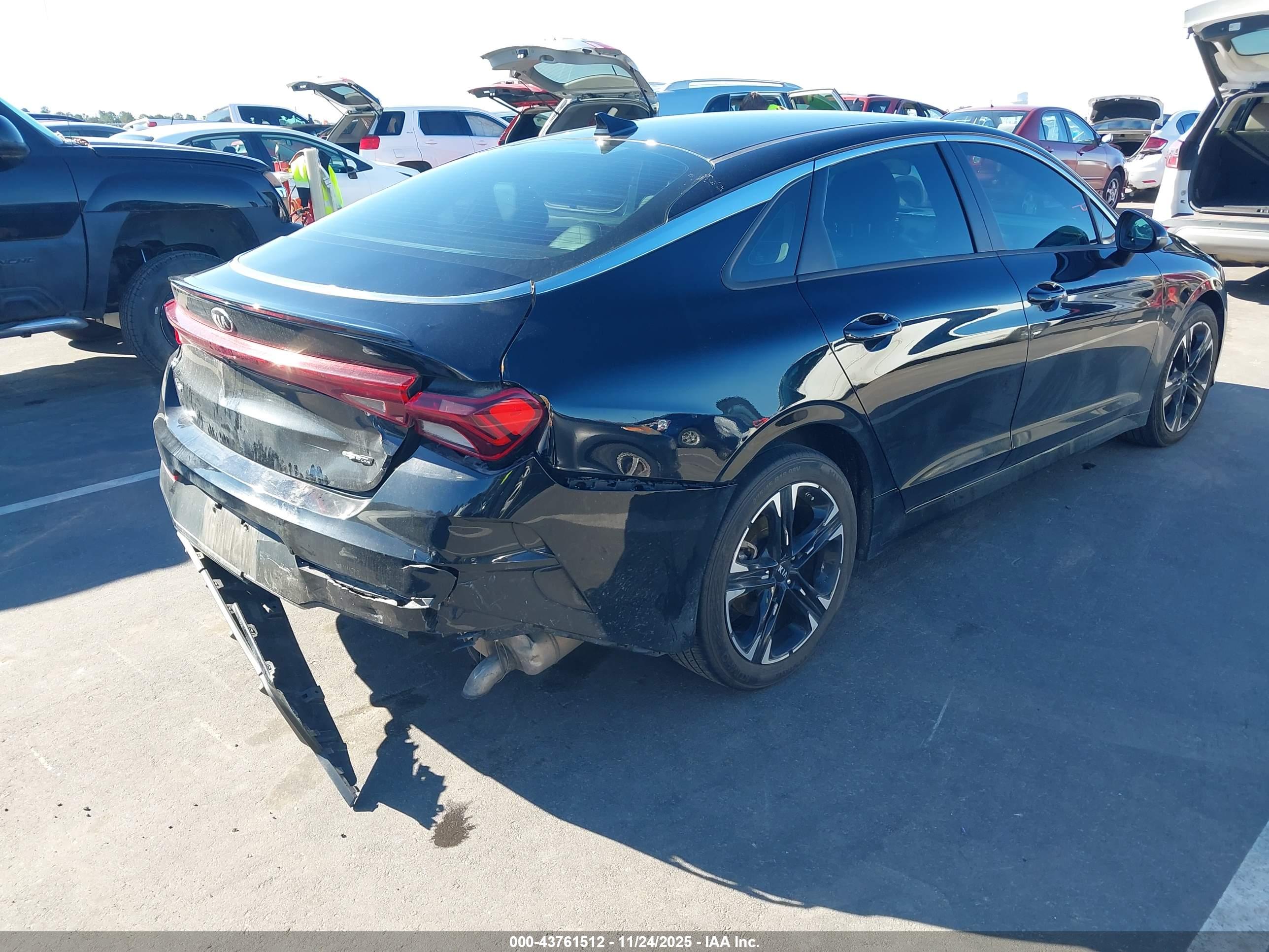 KIA K5 image 4