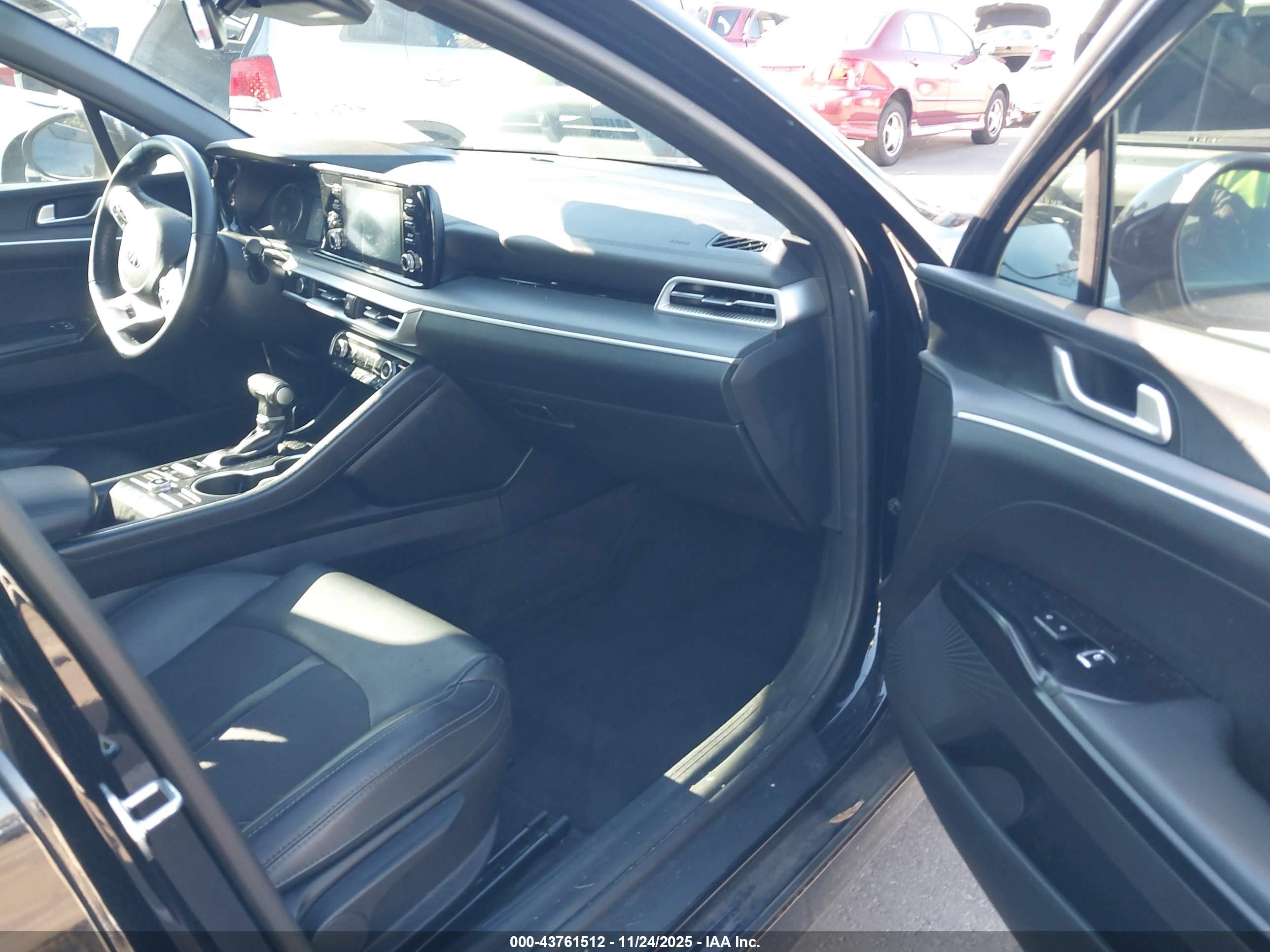 KIA K5 image 5