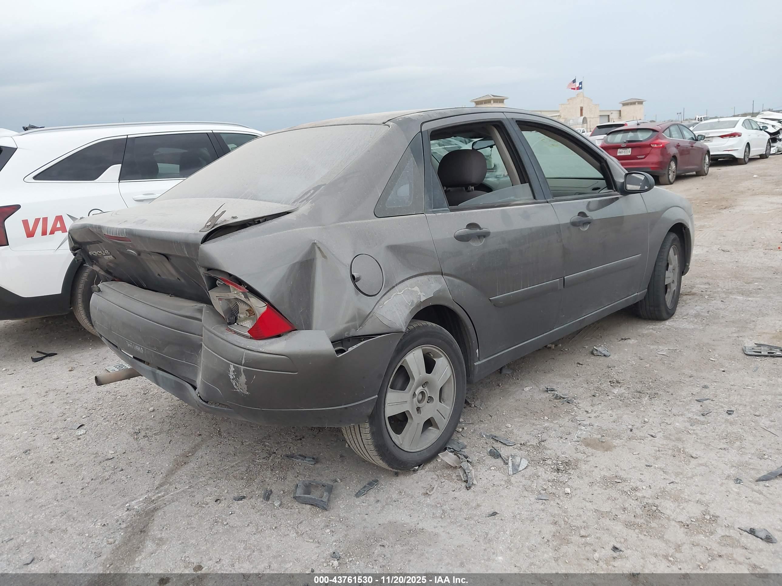 FORD FOCUS image 4