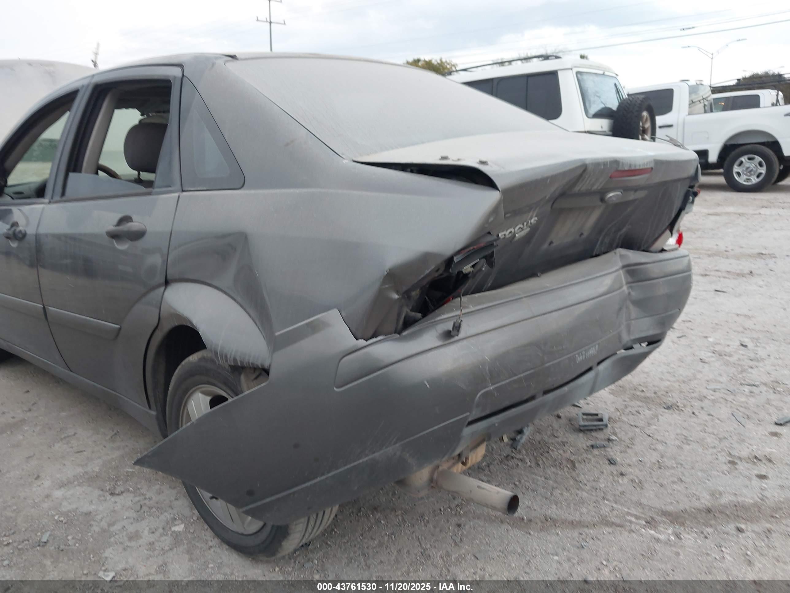 FORD FOCUS image 6