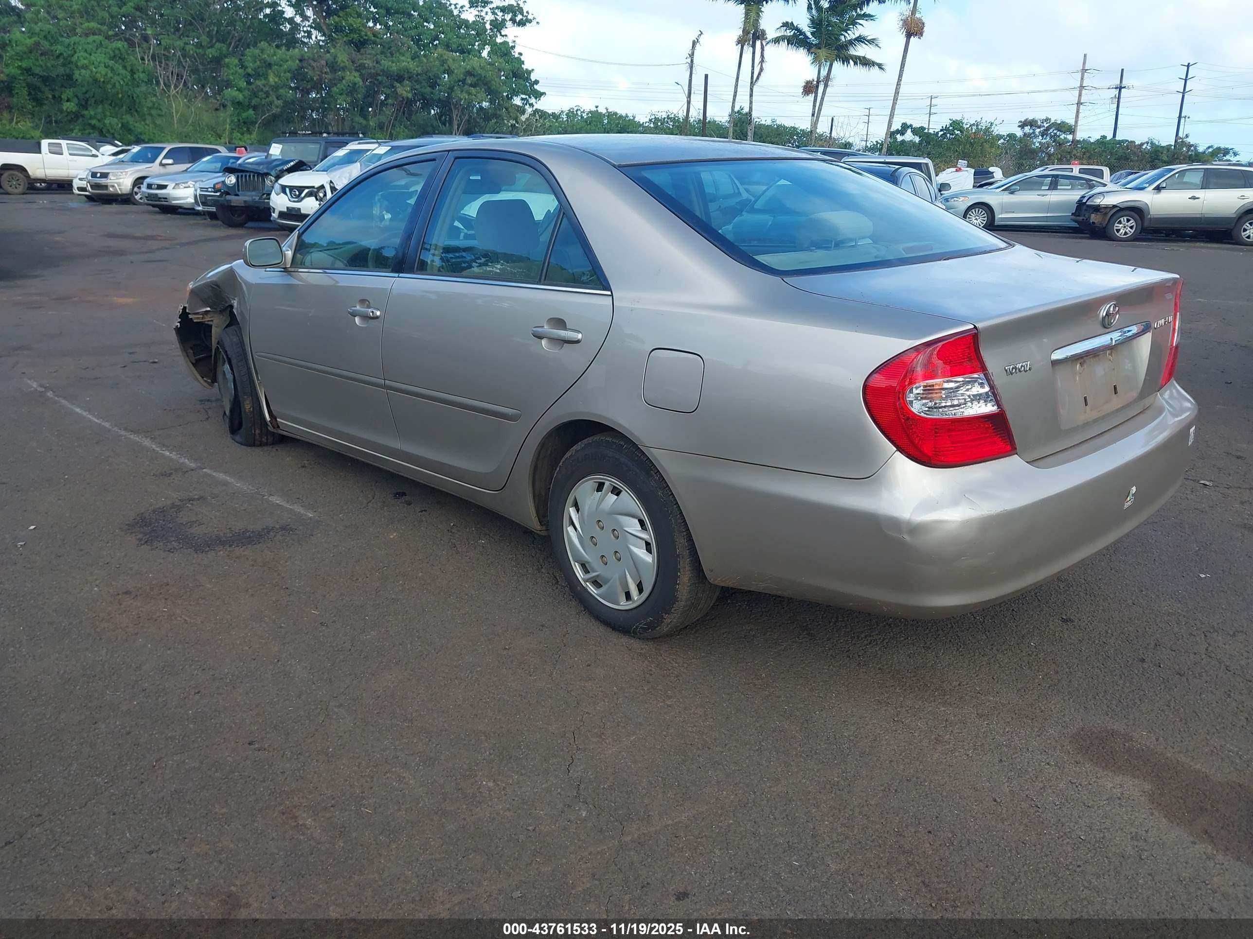 TOYOTA CAMRY image 3