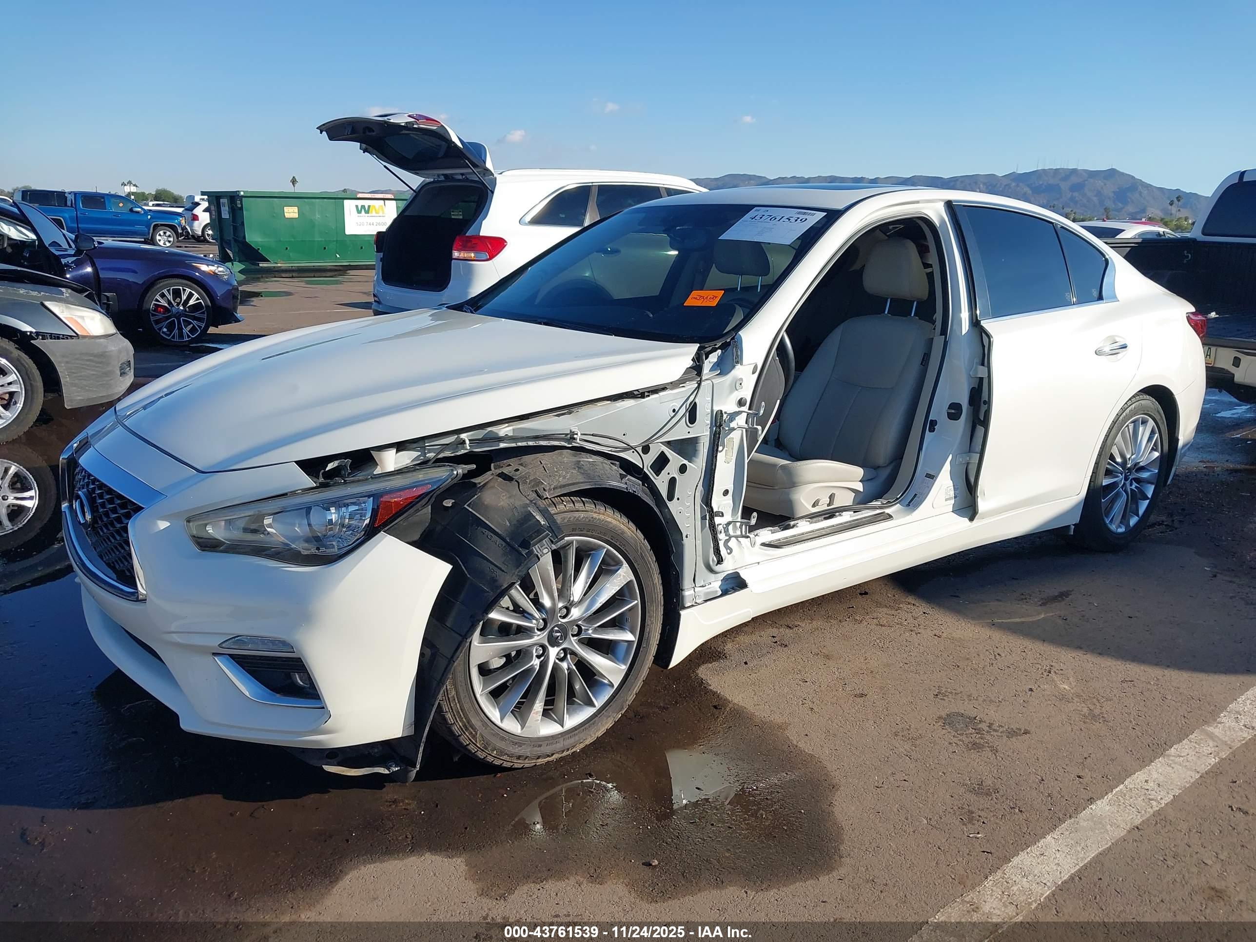 INFINITI Q50 image 2