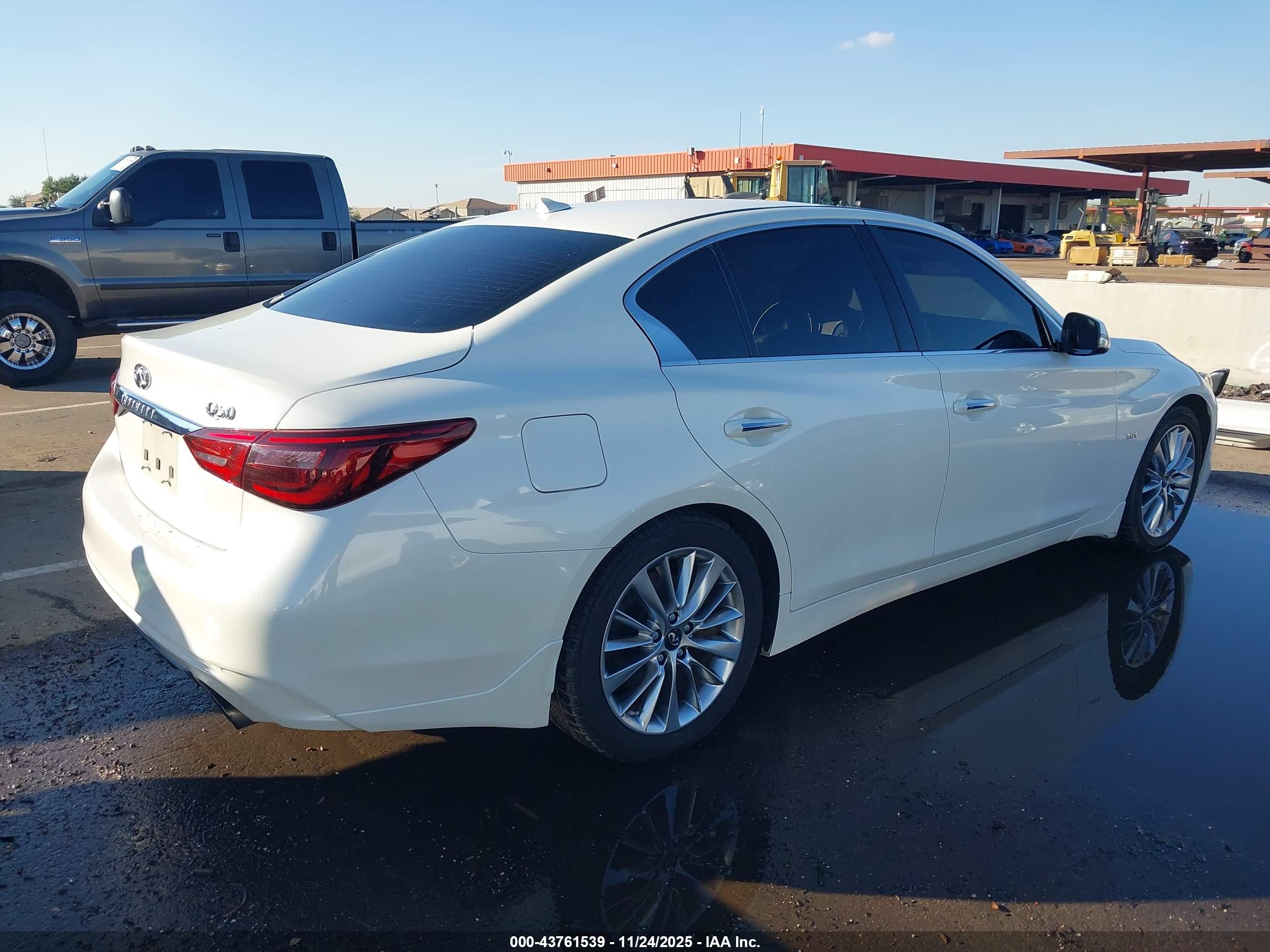 INFINITI Q50 image 4