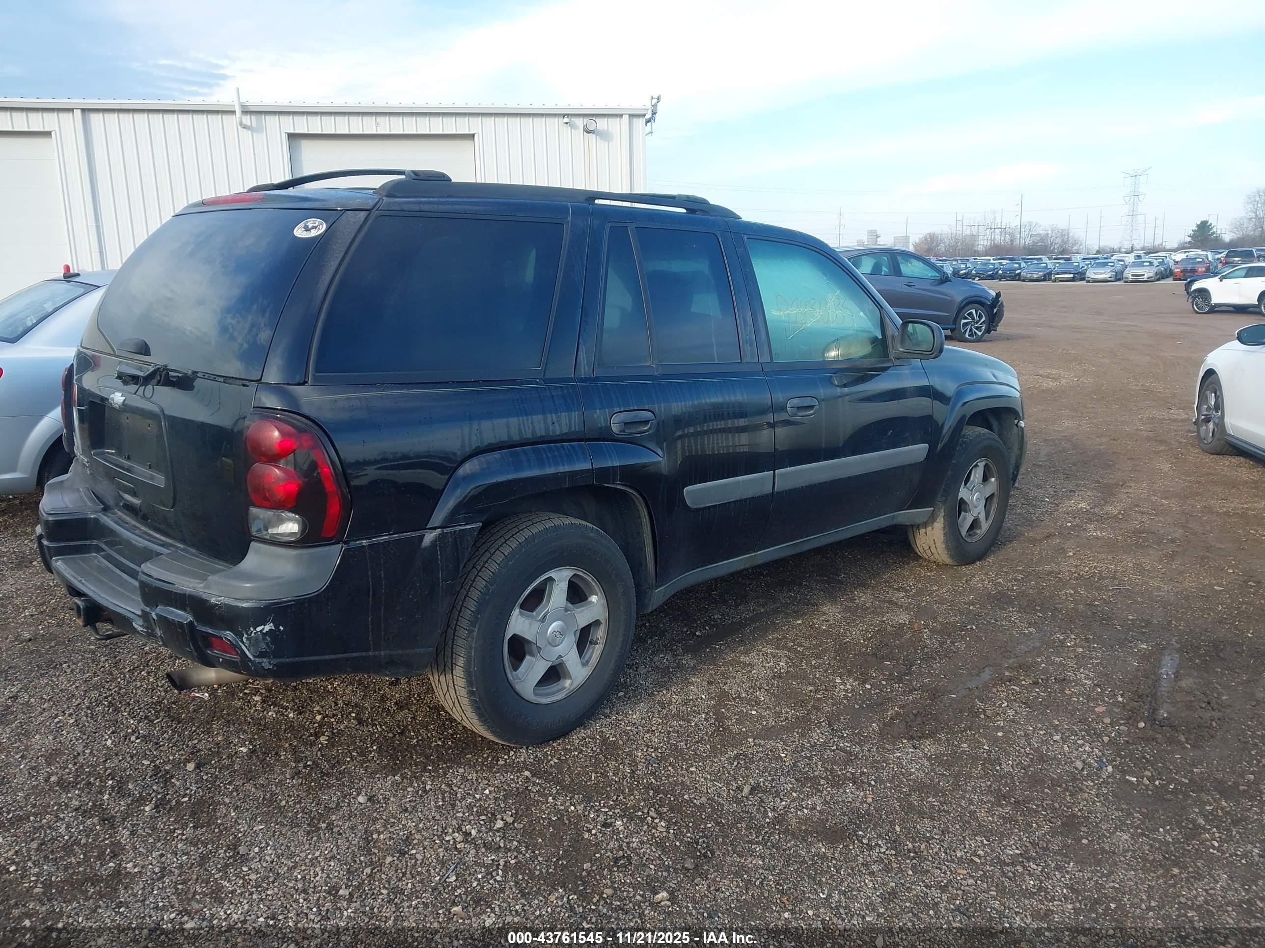 CHEVROLET TRAILBLAZER image 4