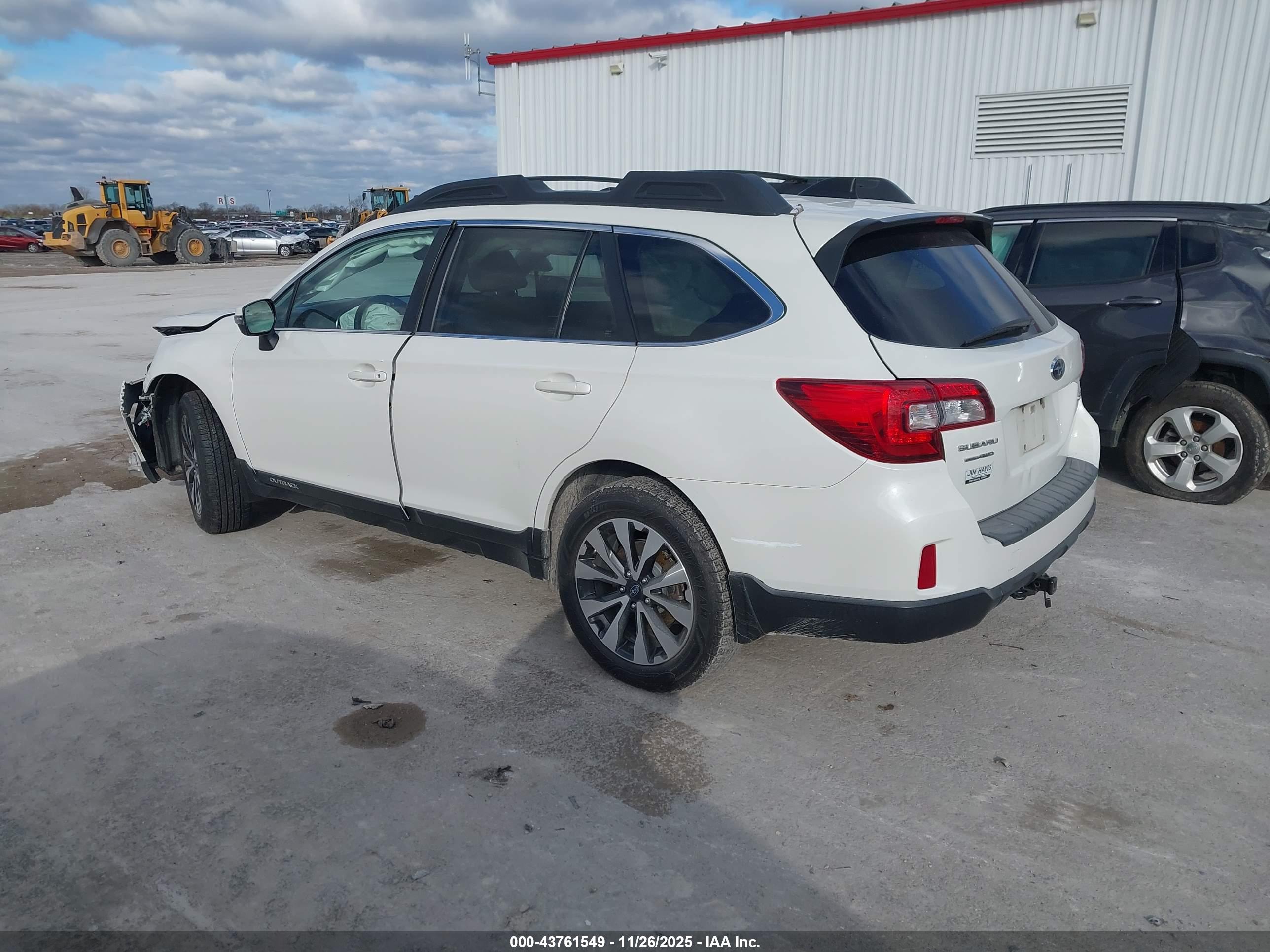 SUBARU OUTBACK image 3