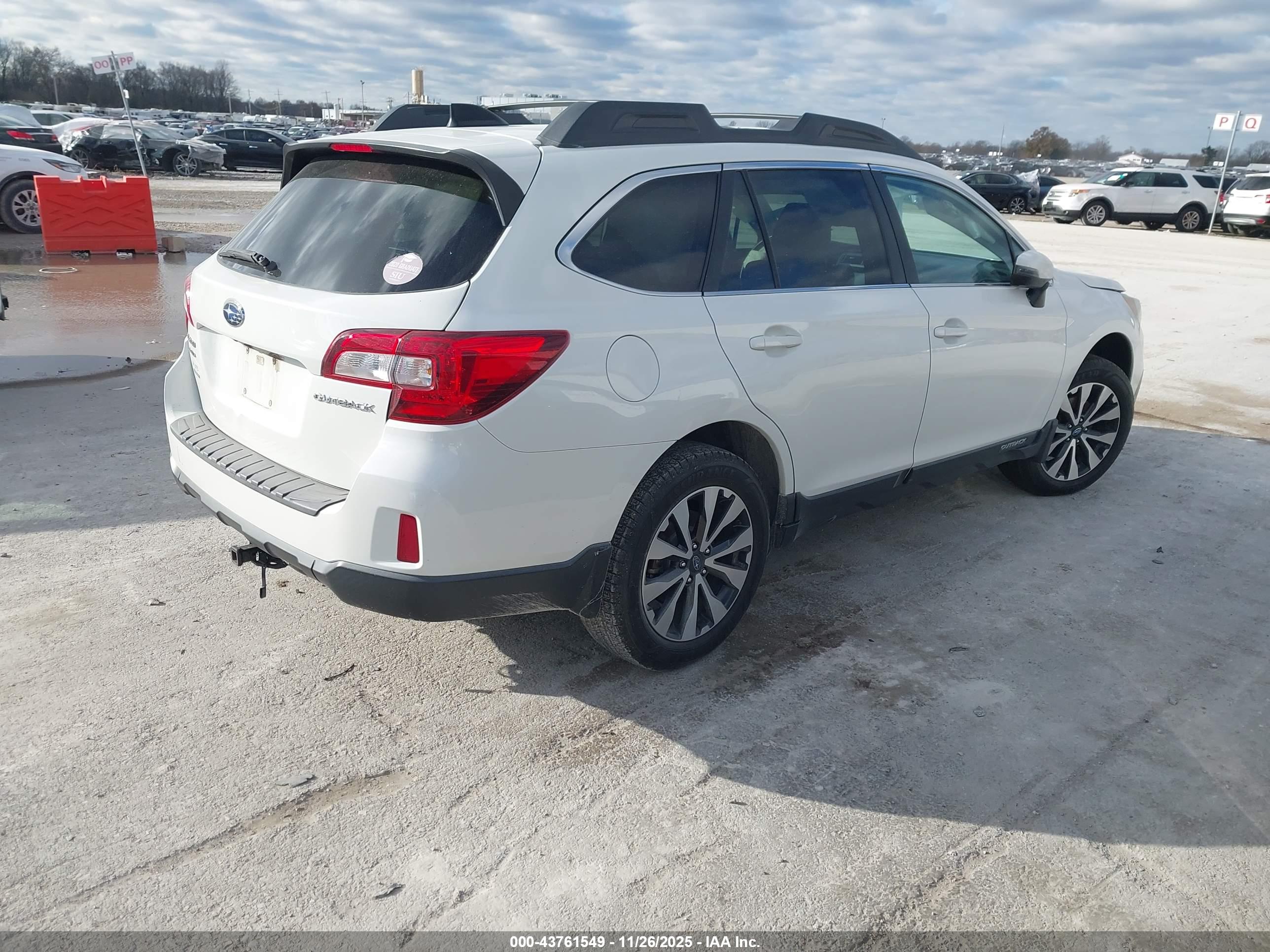 SUBARU OUTBACK image 4