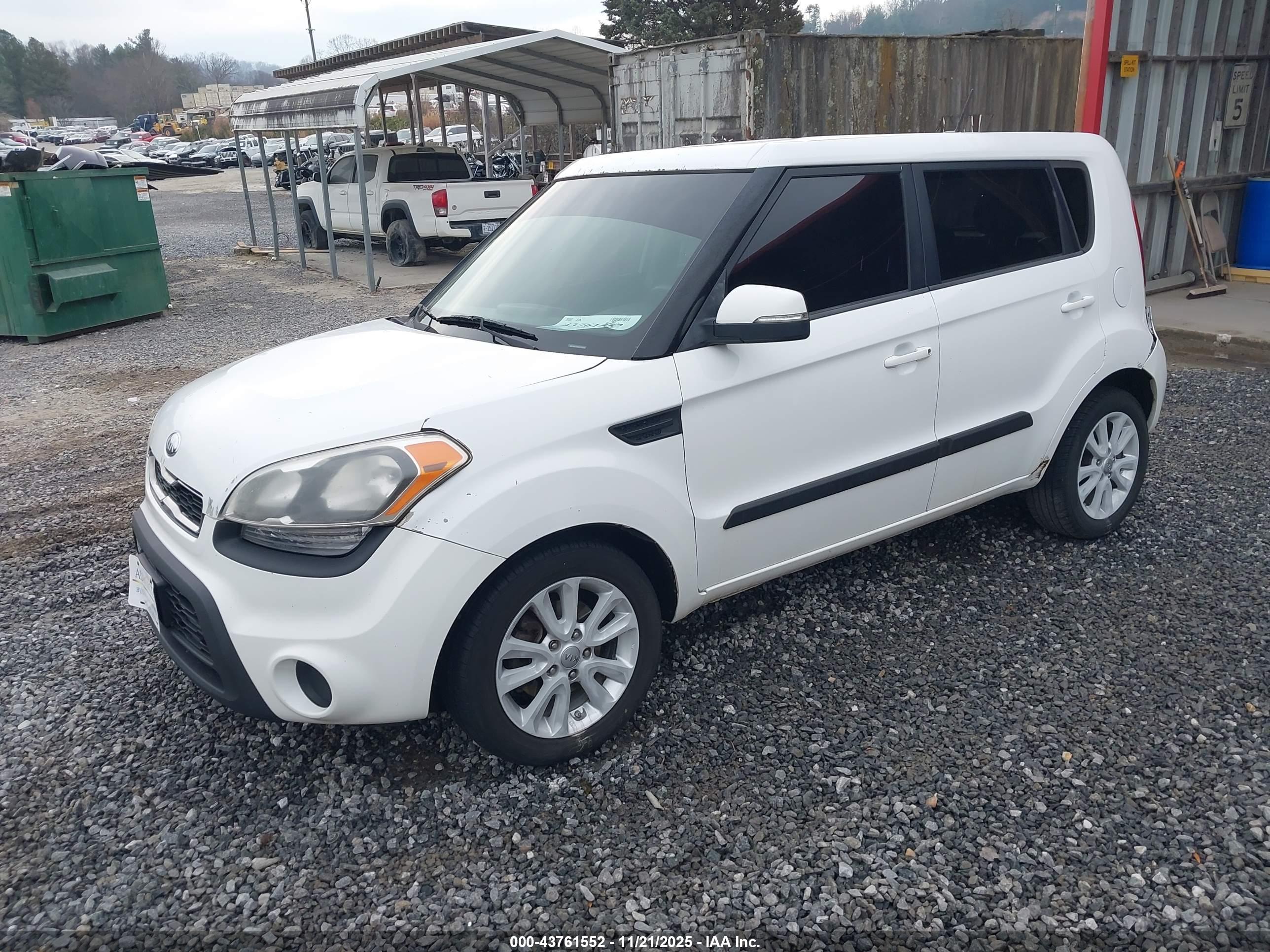 KIA SOUL image 2