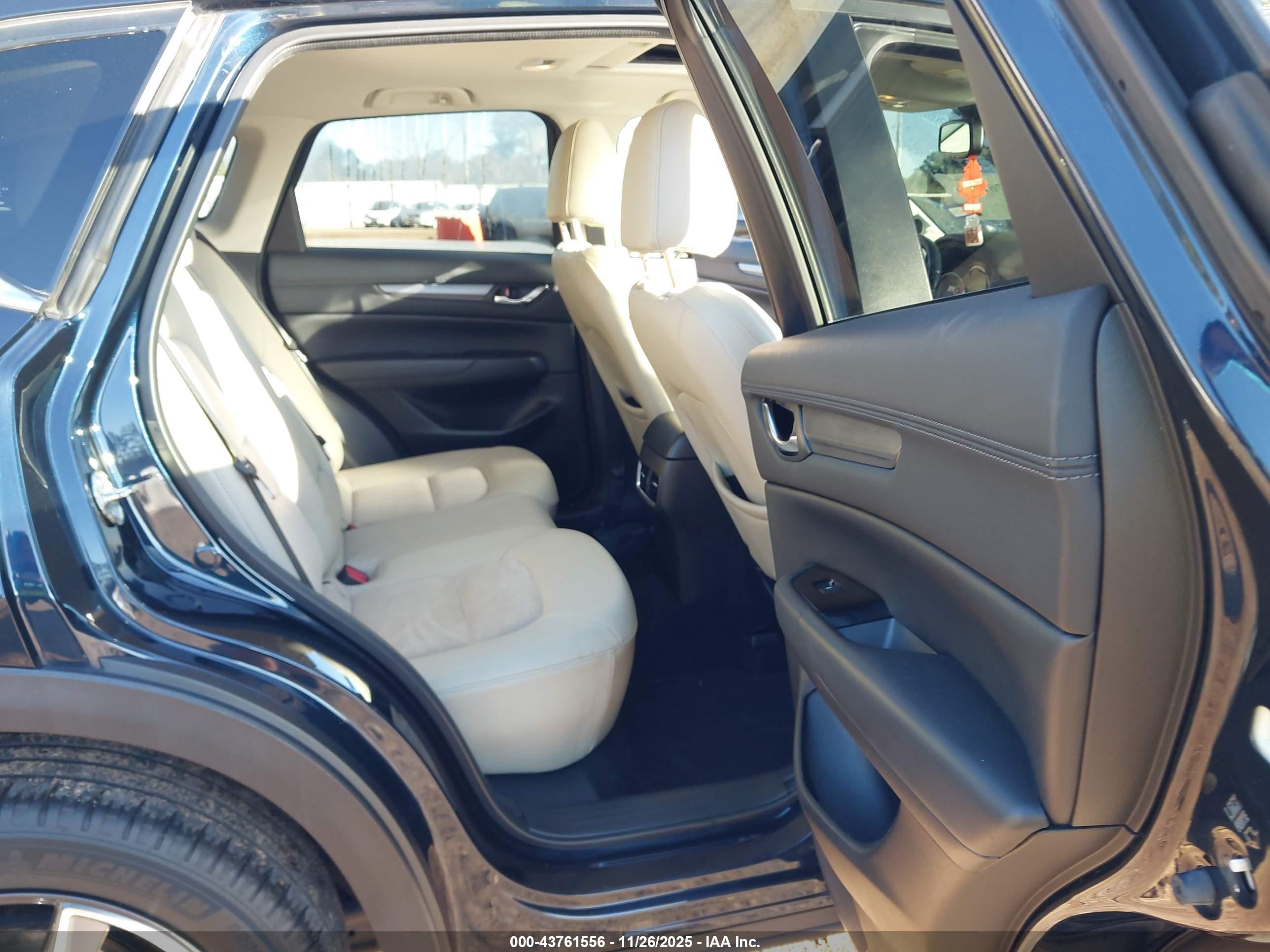 MAZDA CX-5 image 8