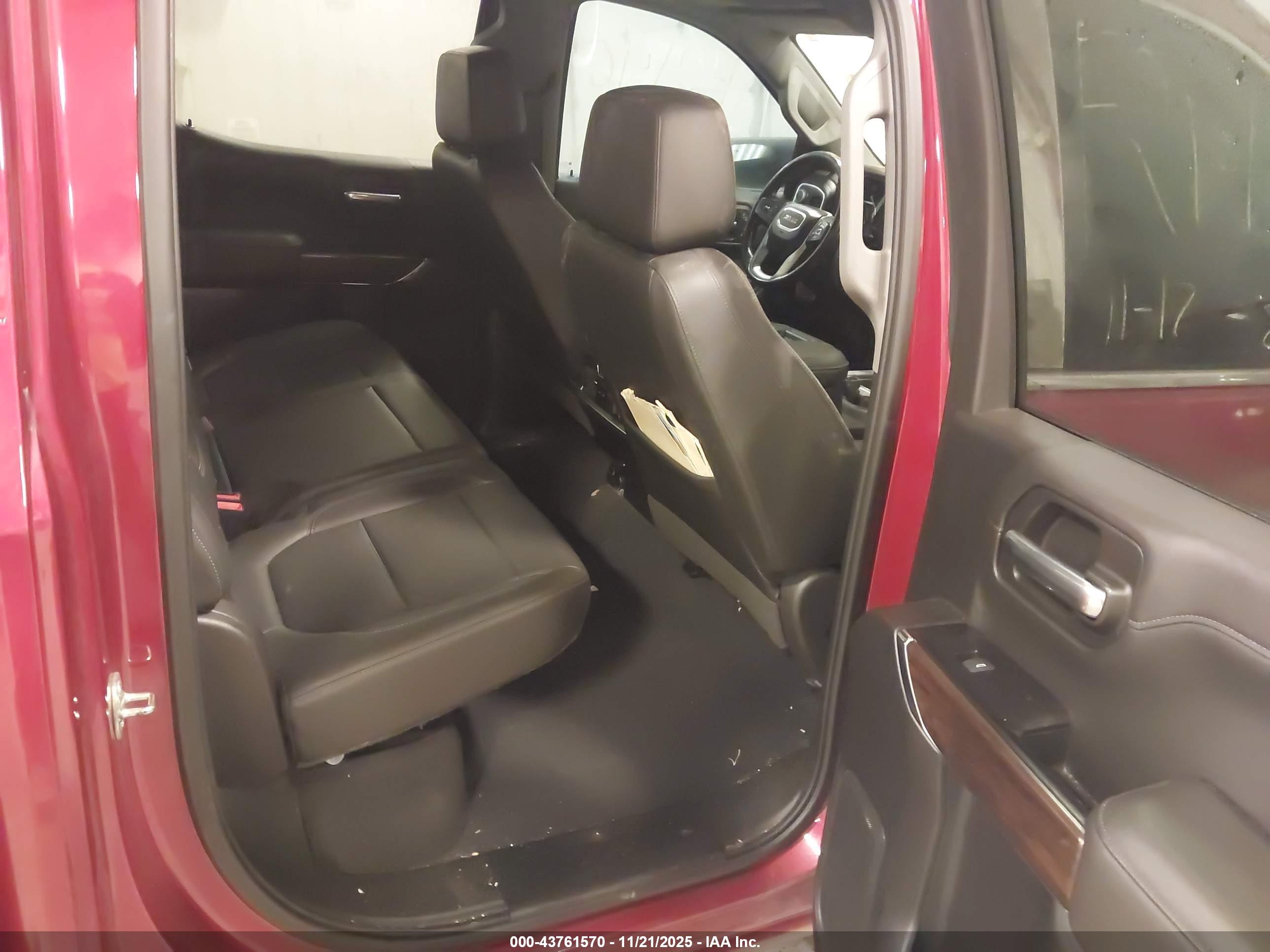 GMC SIERRA image 8