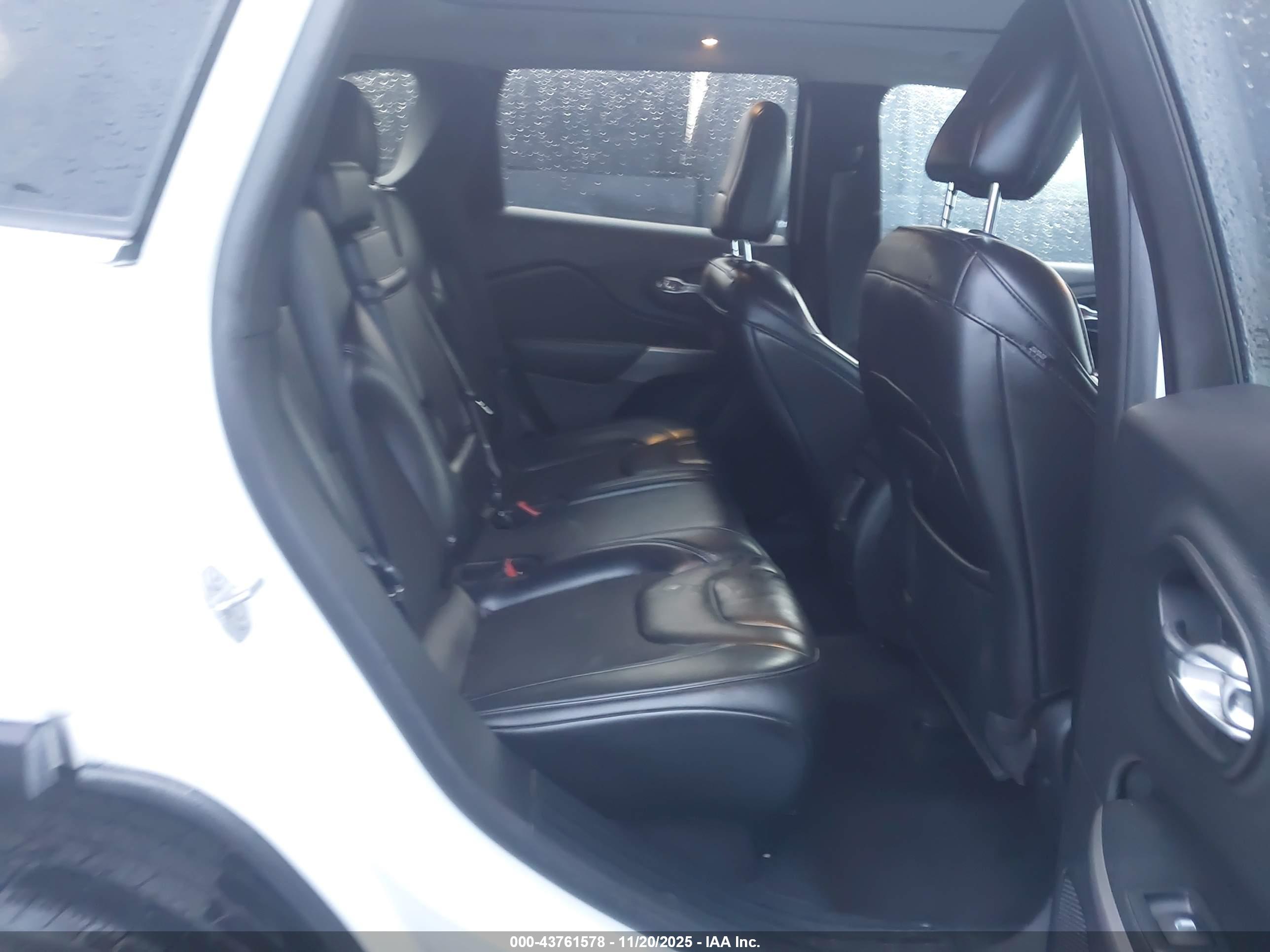 JEEP CHEROKEE image 8