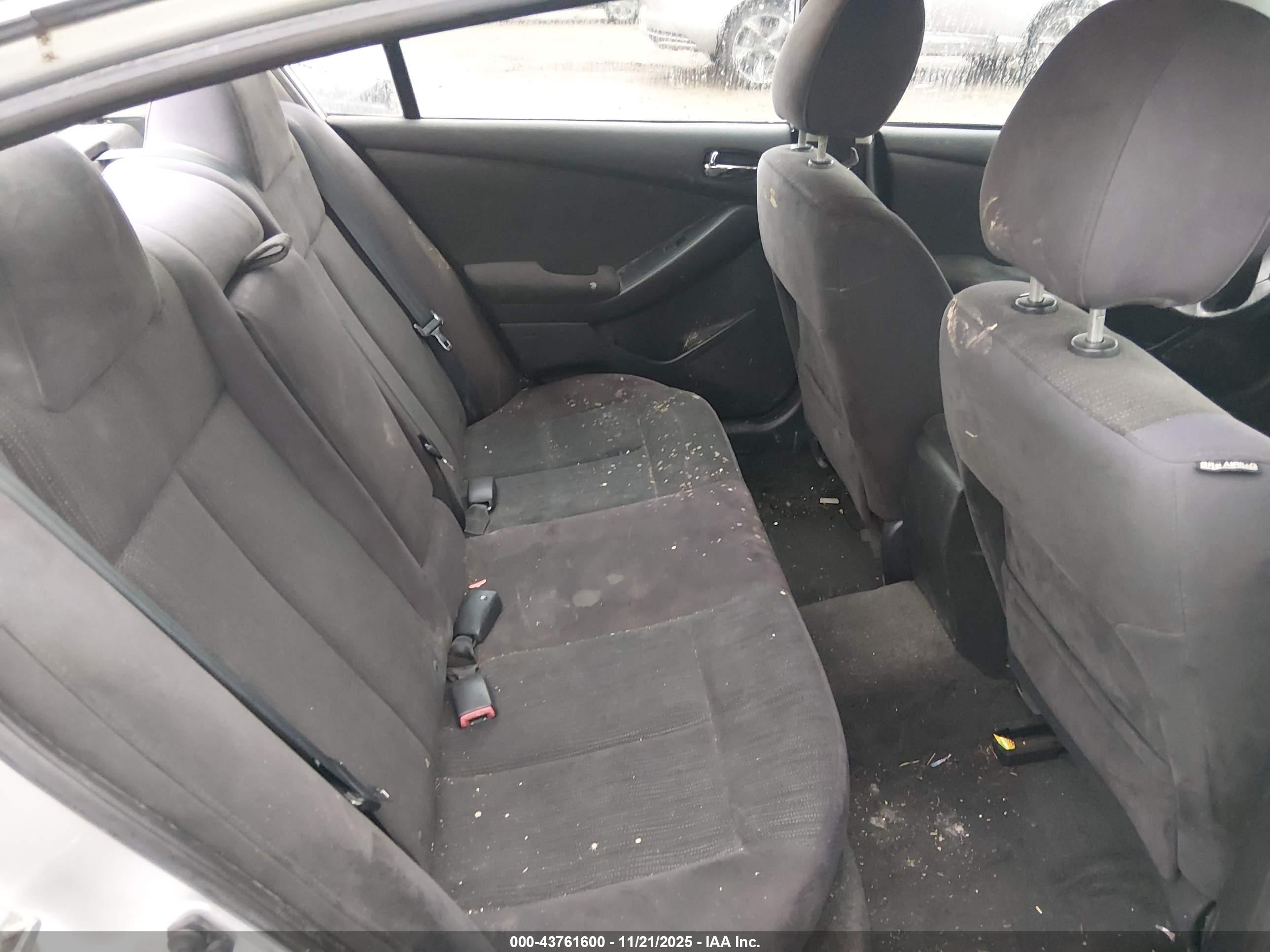 NISSAN ALTIMA image 8