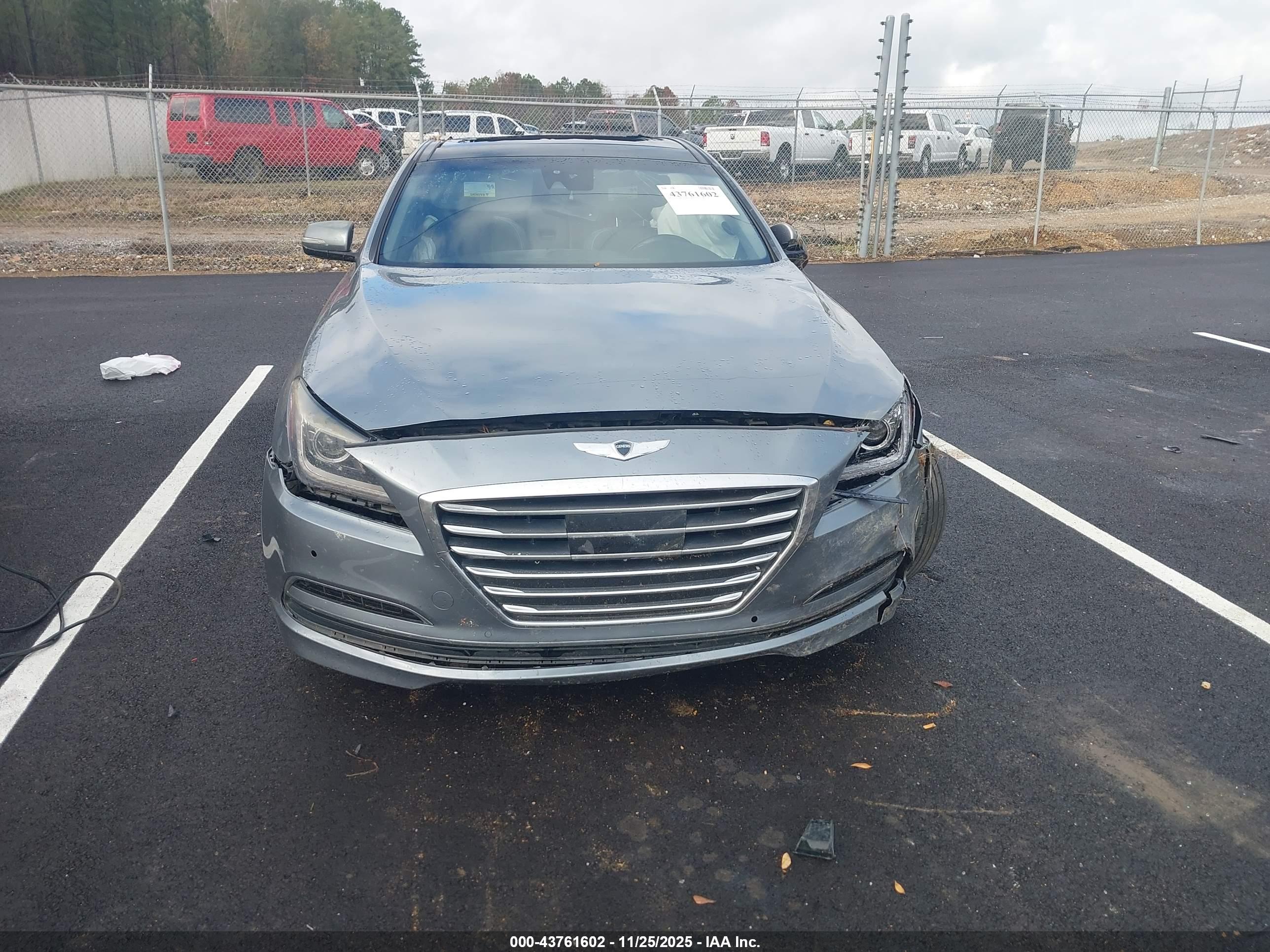 HYUNDAI GENESIS image 6
