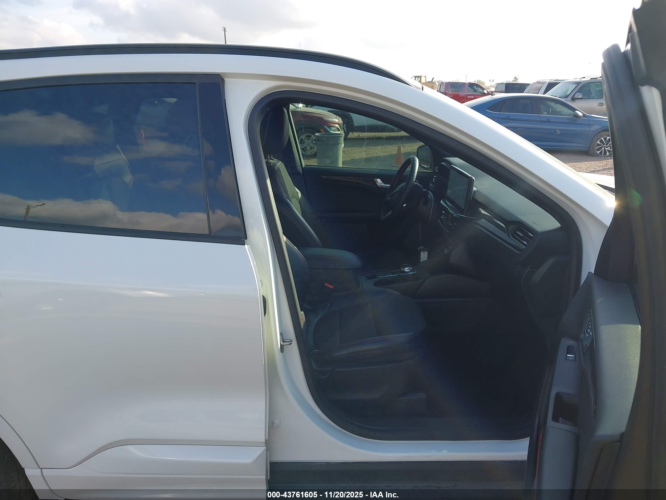 FORD ESCAPE image 5