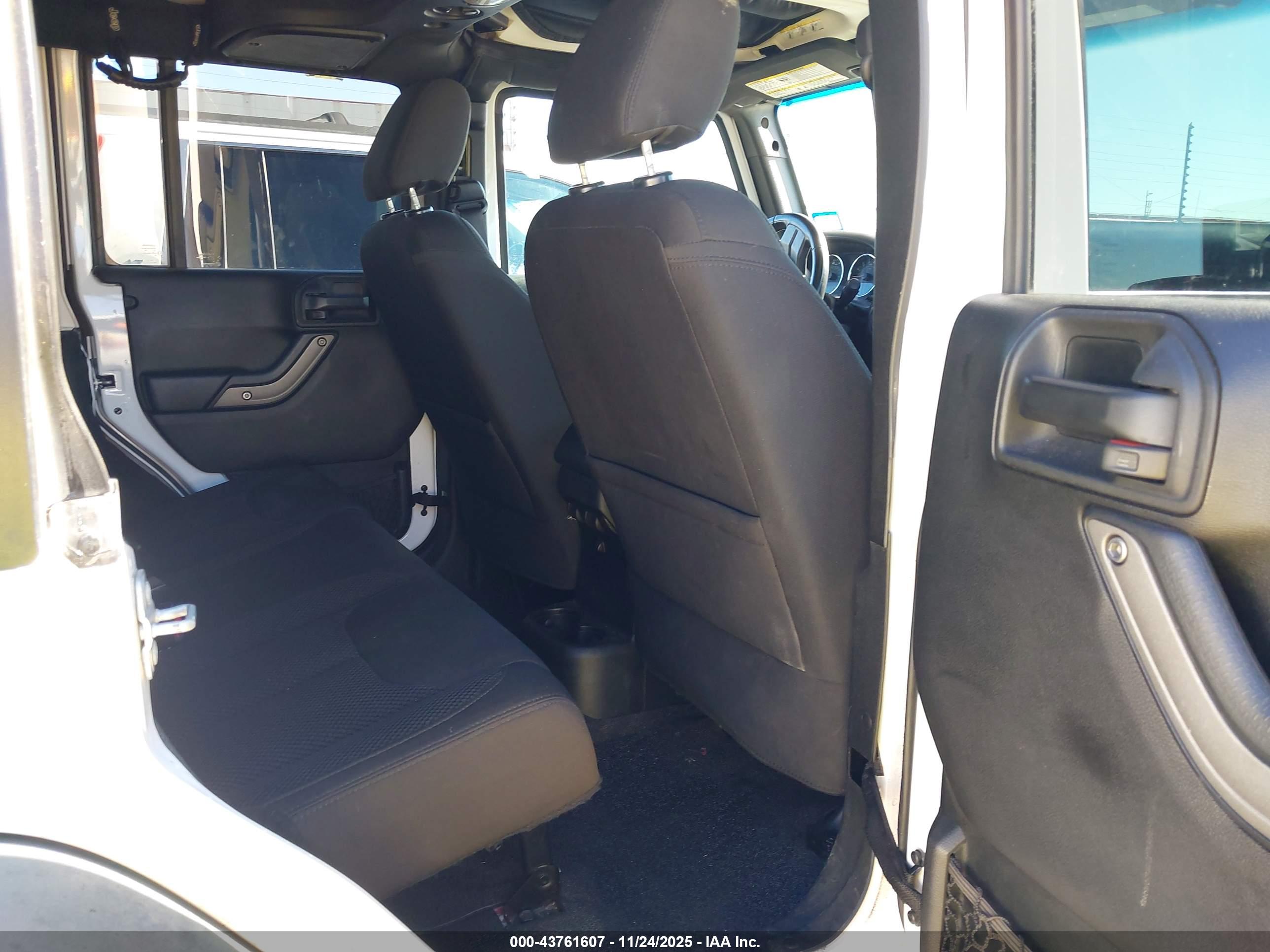JEEP WRANGLER image 8