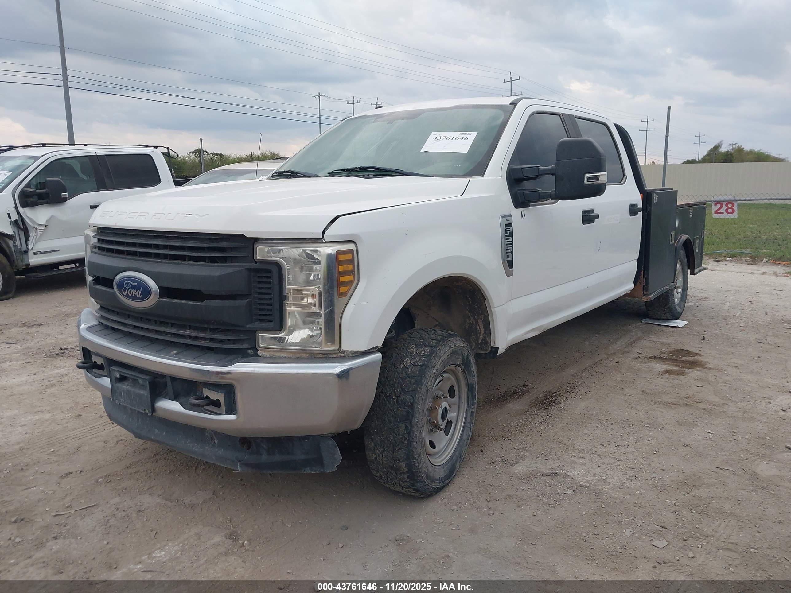 FORD F-250 image 2