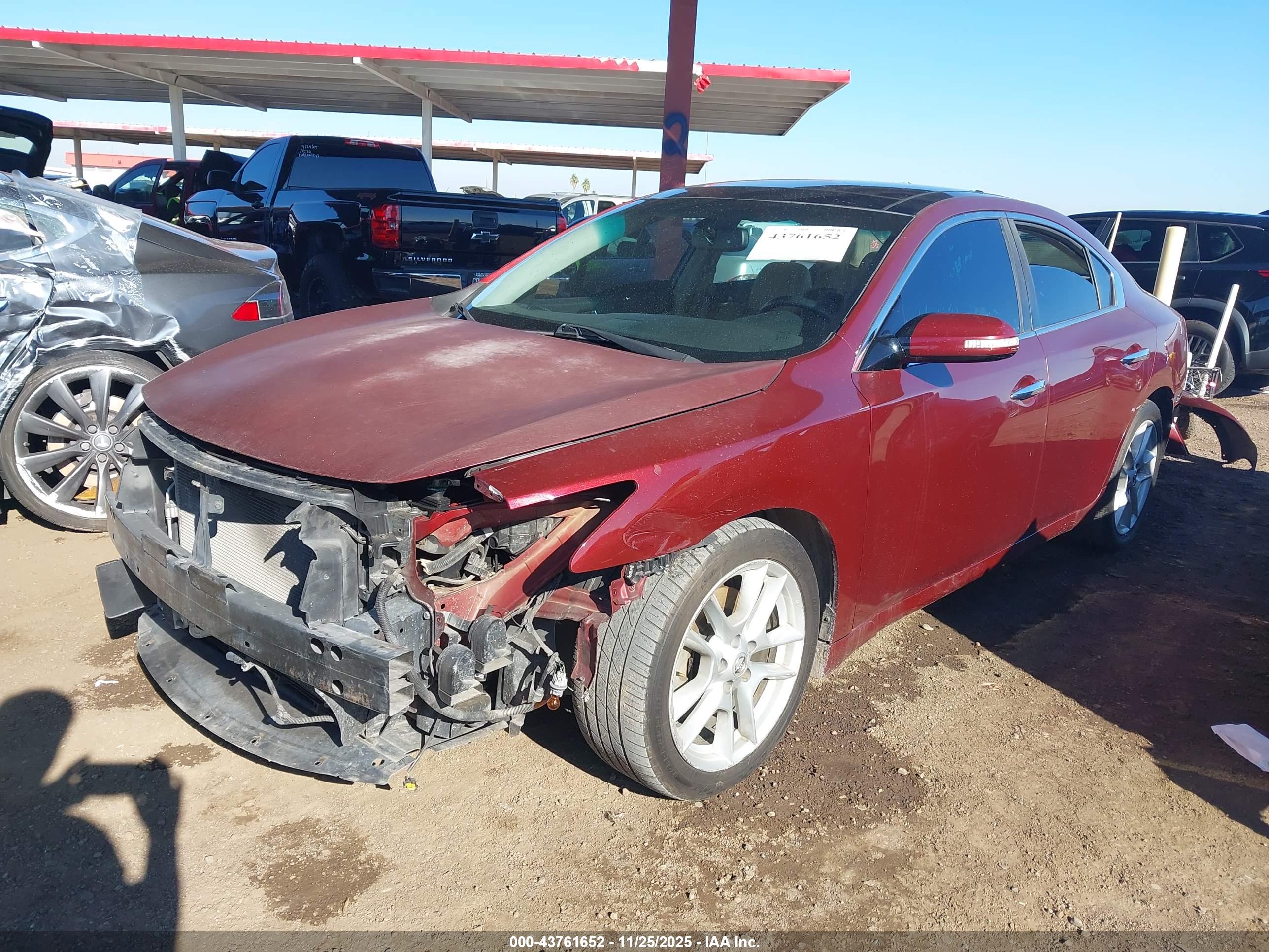NISSAN MAXIMA image 2