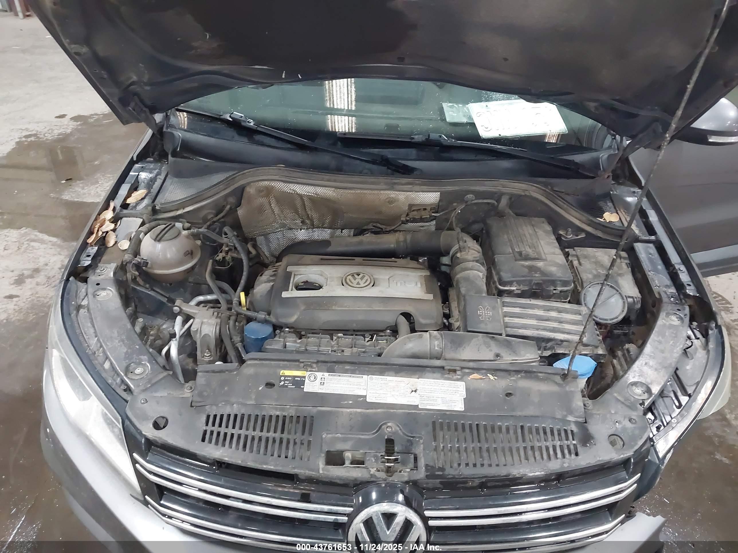 VOLKSWAGEN TIGUAN image 10