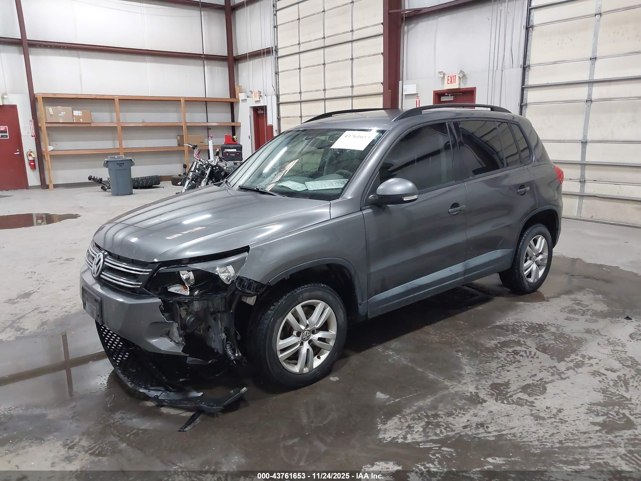 VOLKSWAGEN TIGUAN image 2