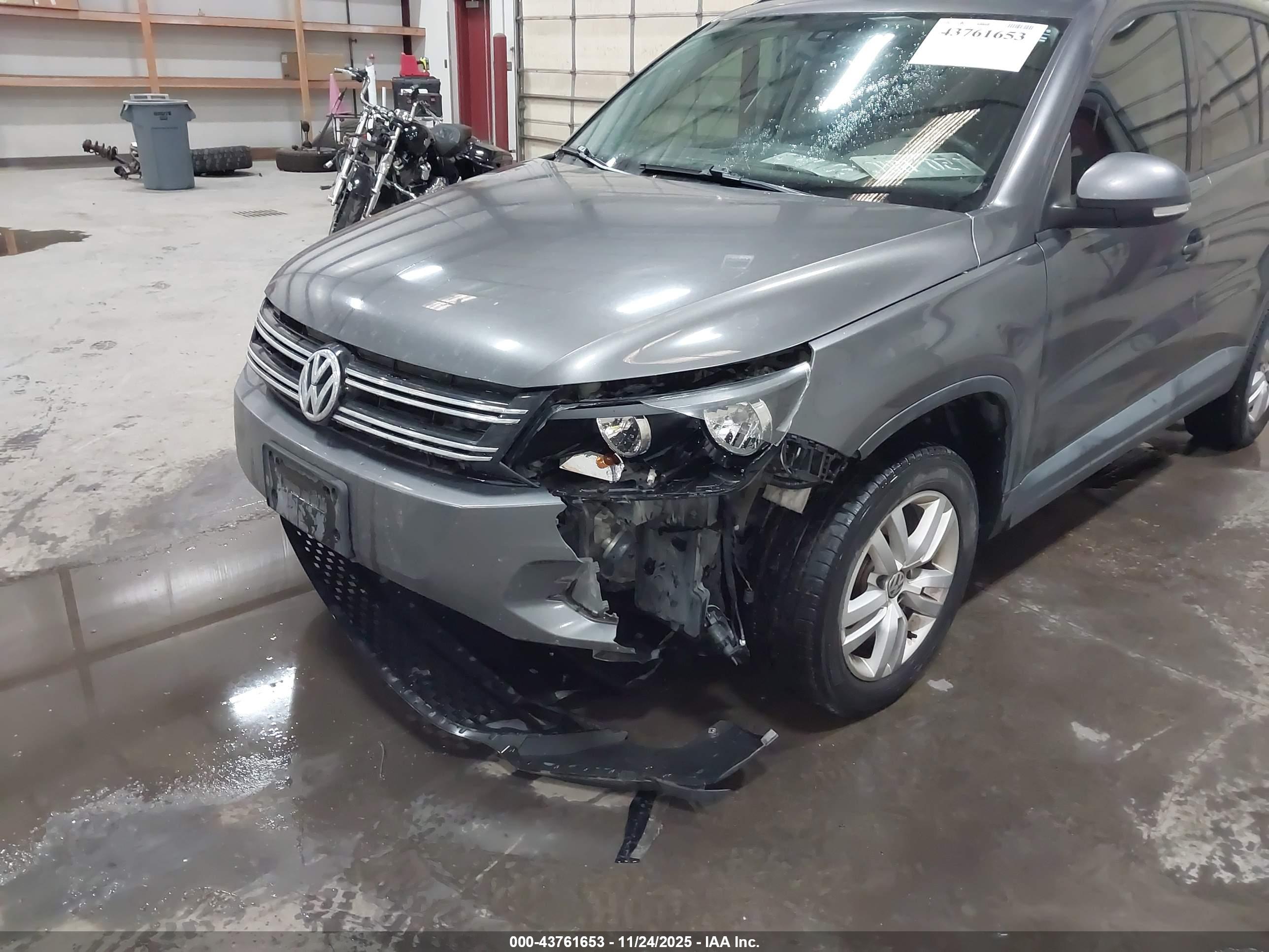 VOLKSWAGEN TIGUAN image 6