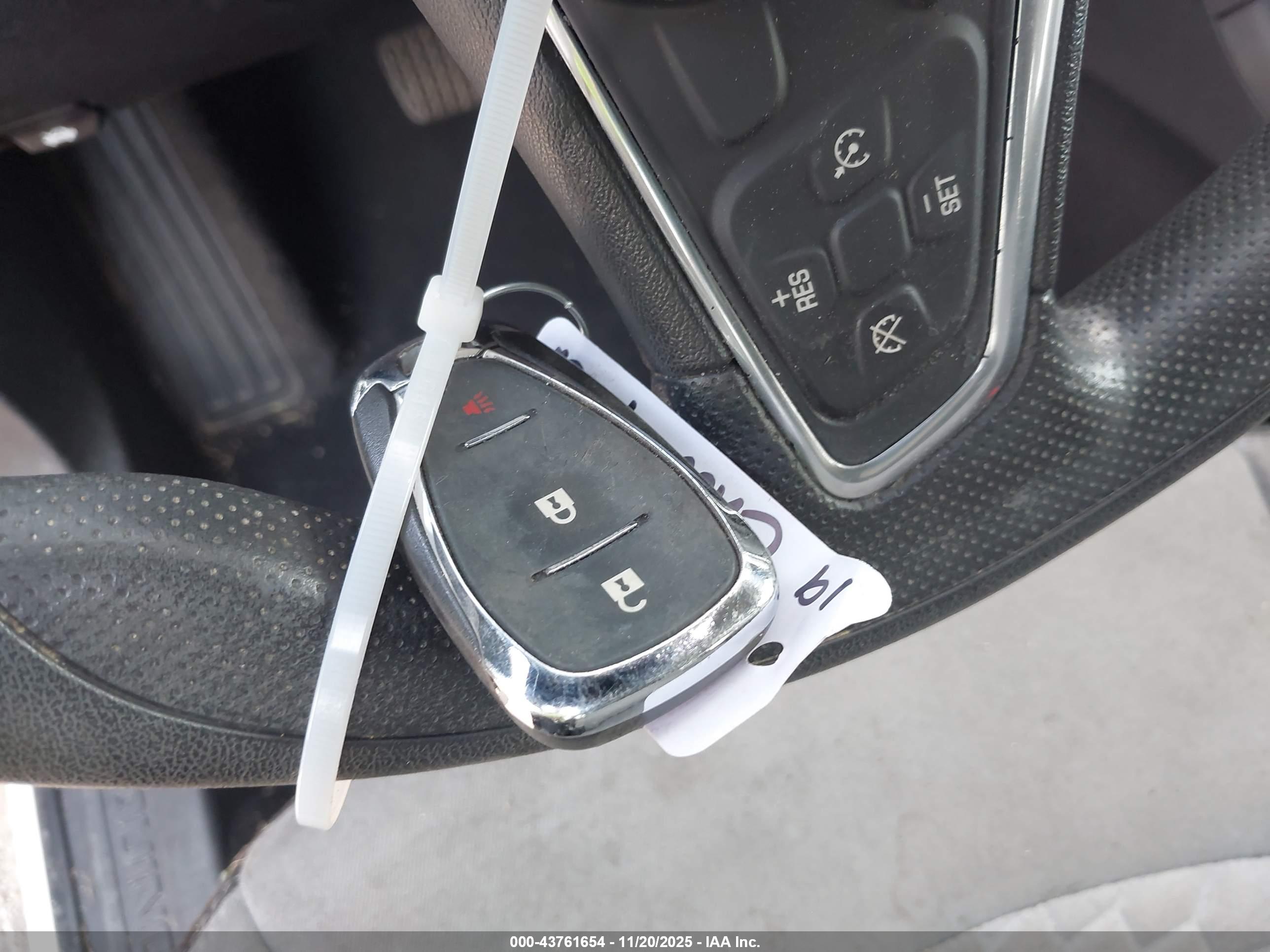CHEVROLET EQUINOX image 11