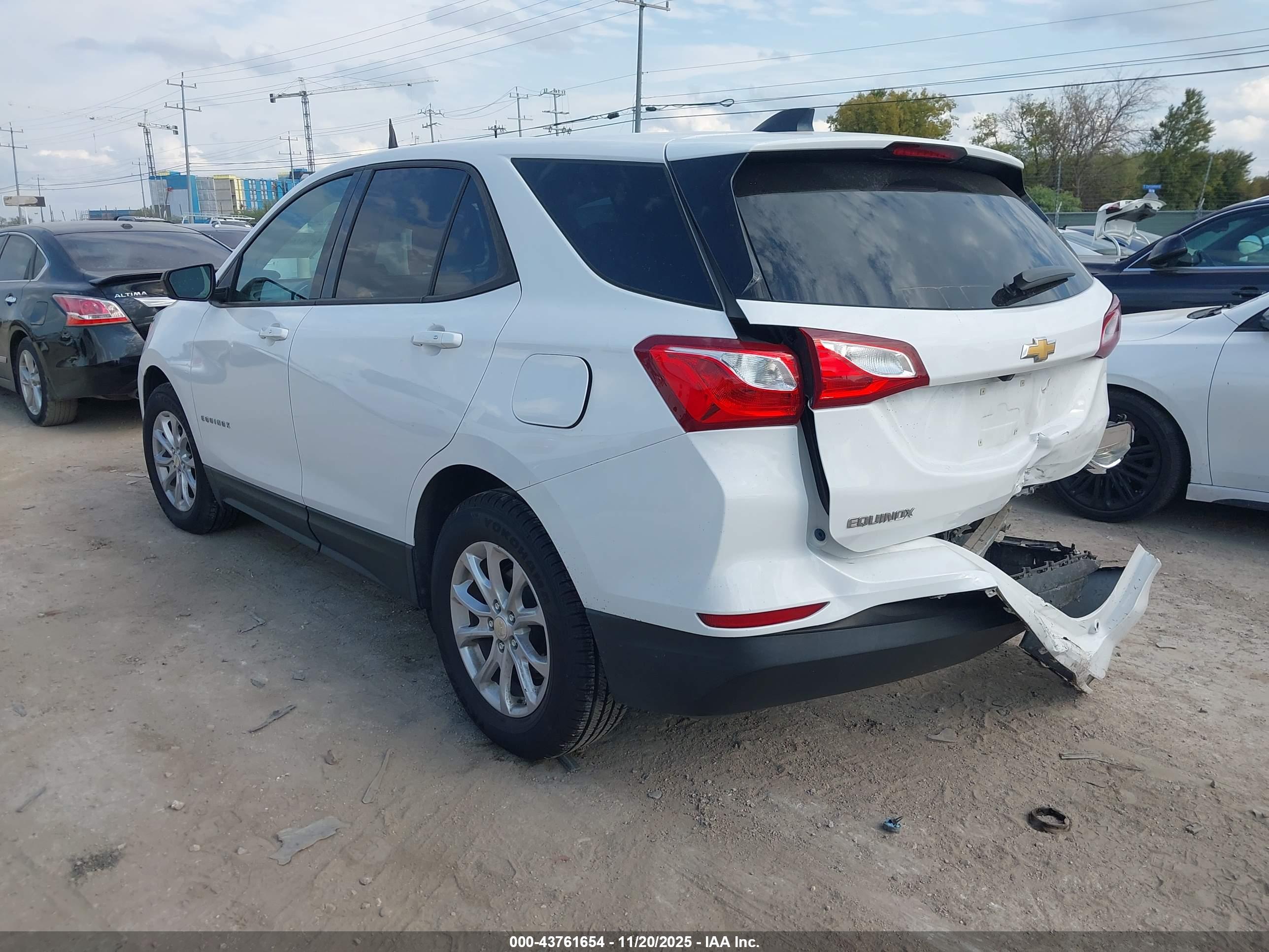 CHEVROLET EQUINOX image 3