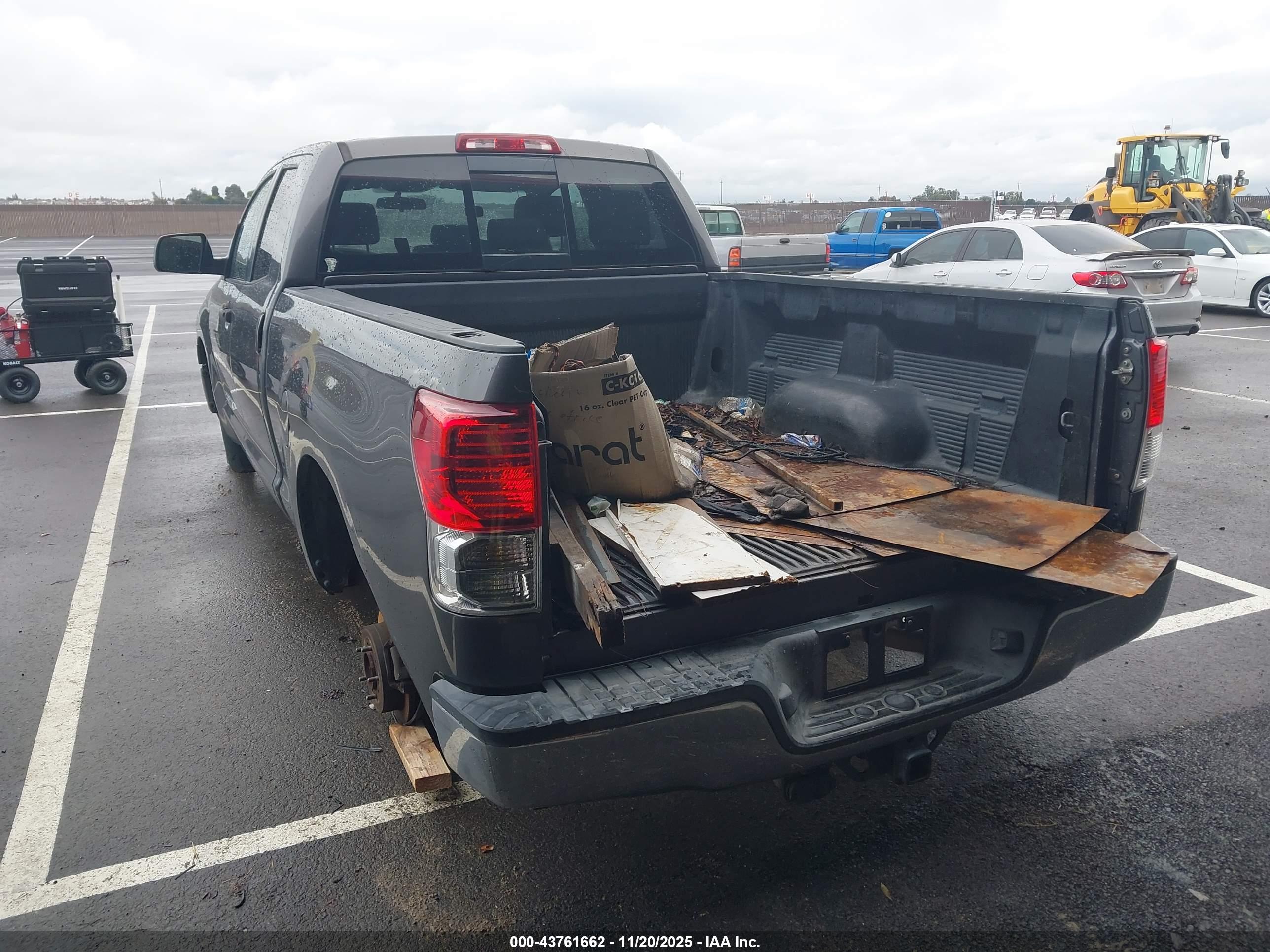 TOYOTA TUNDRA image 3