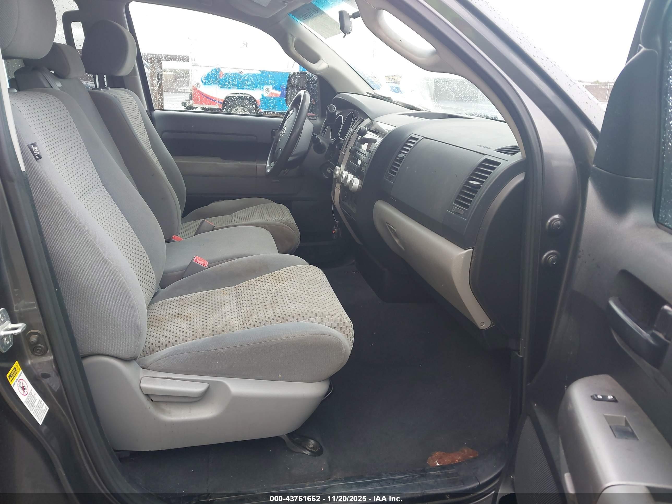 TOYOTA TUNDRA image 5