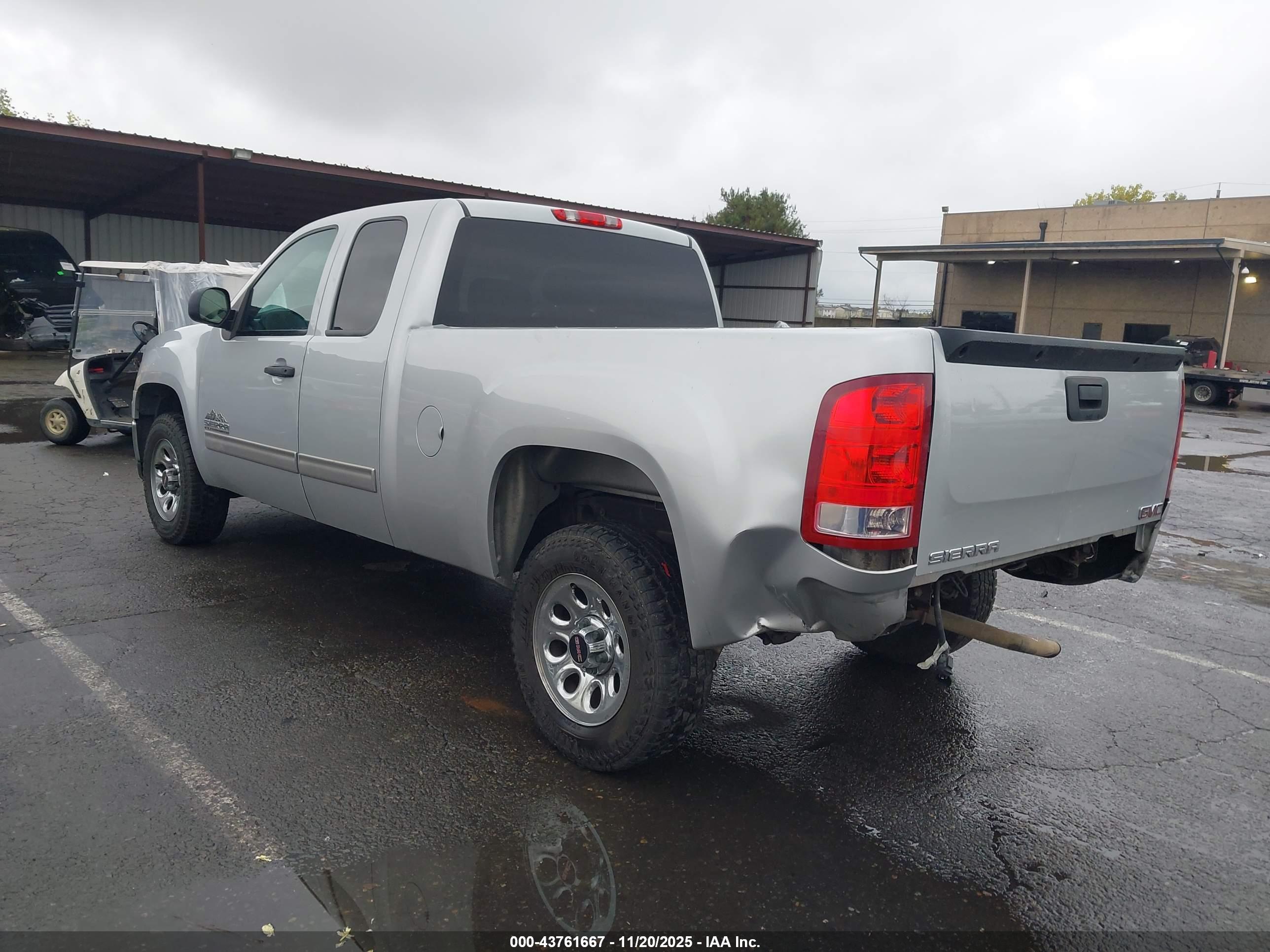 GMC SIERRA image 3