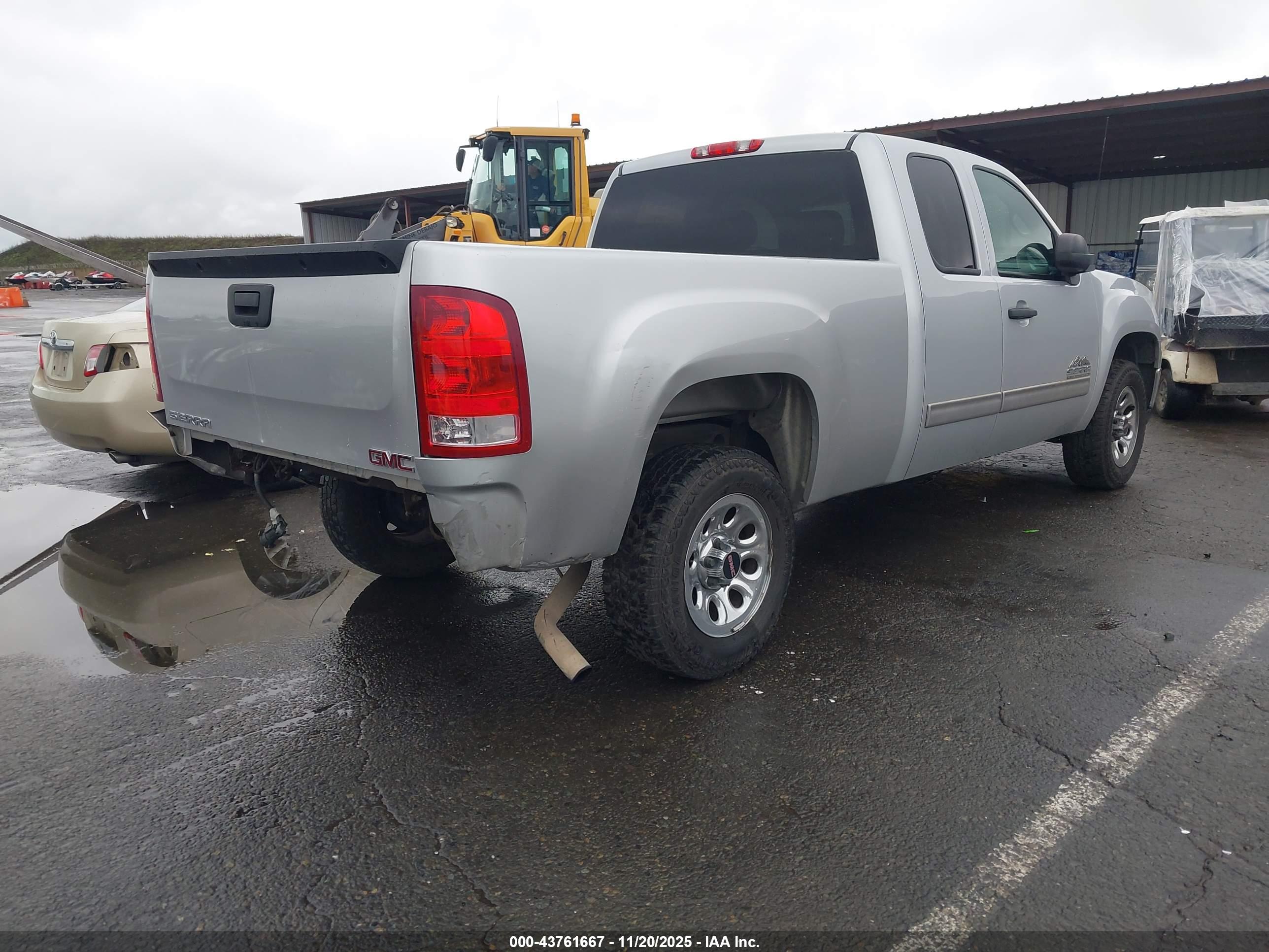 GMC SIERRA image 4