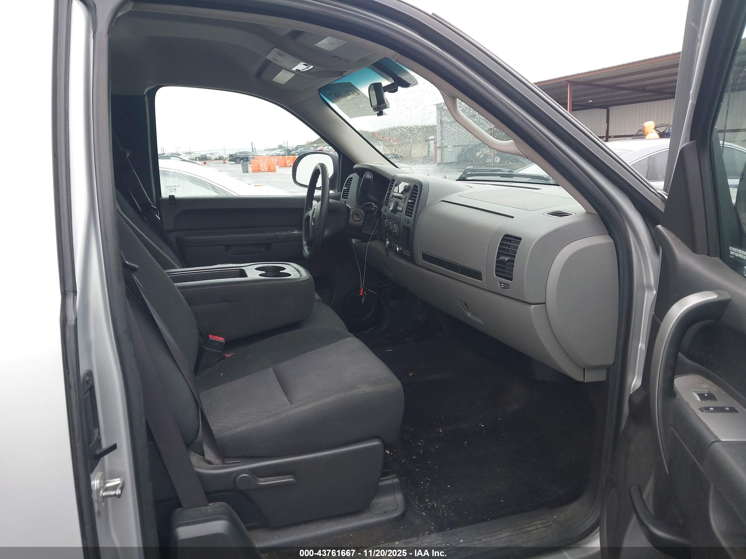 GMC SIERRA image 5