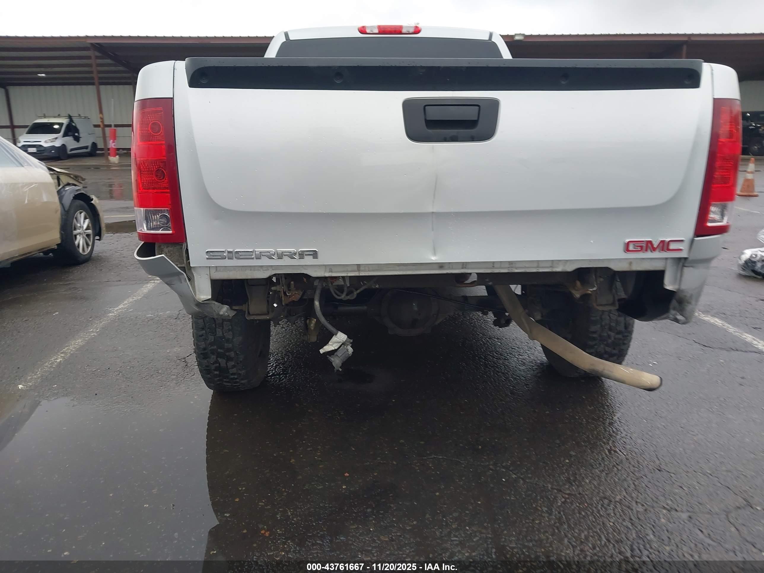 GMC SIERRA image 6