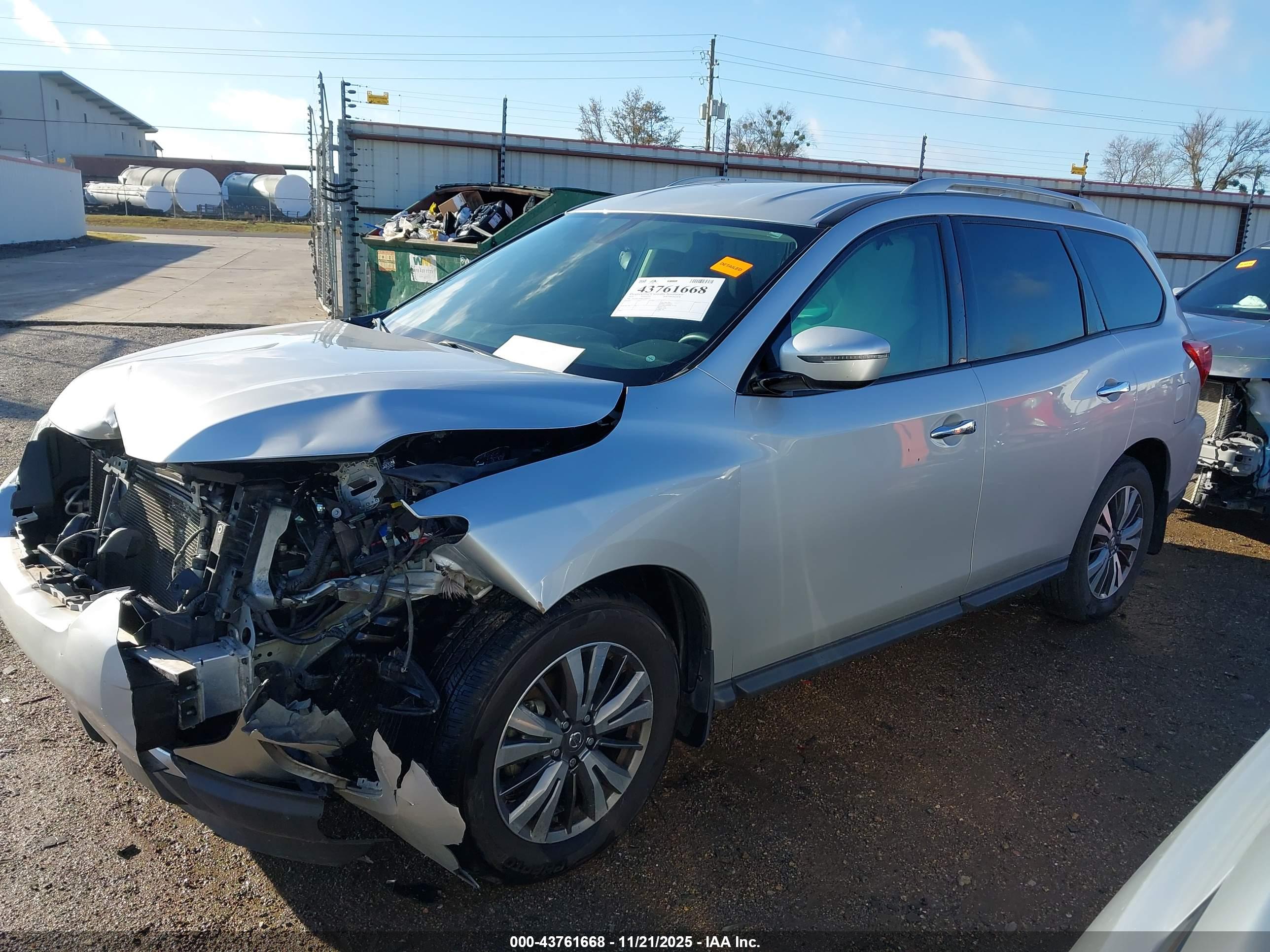 NISSAN PATHFINDER image 2