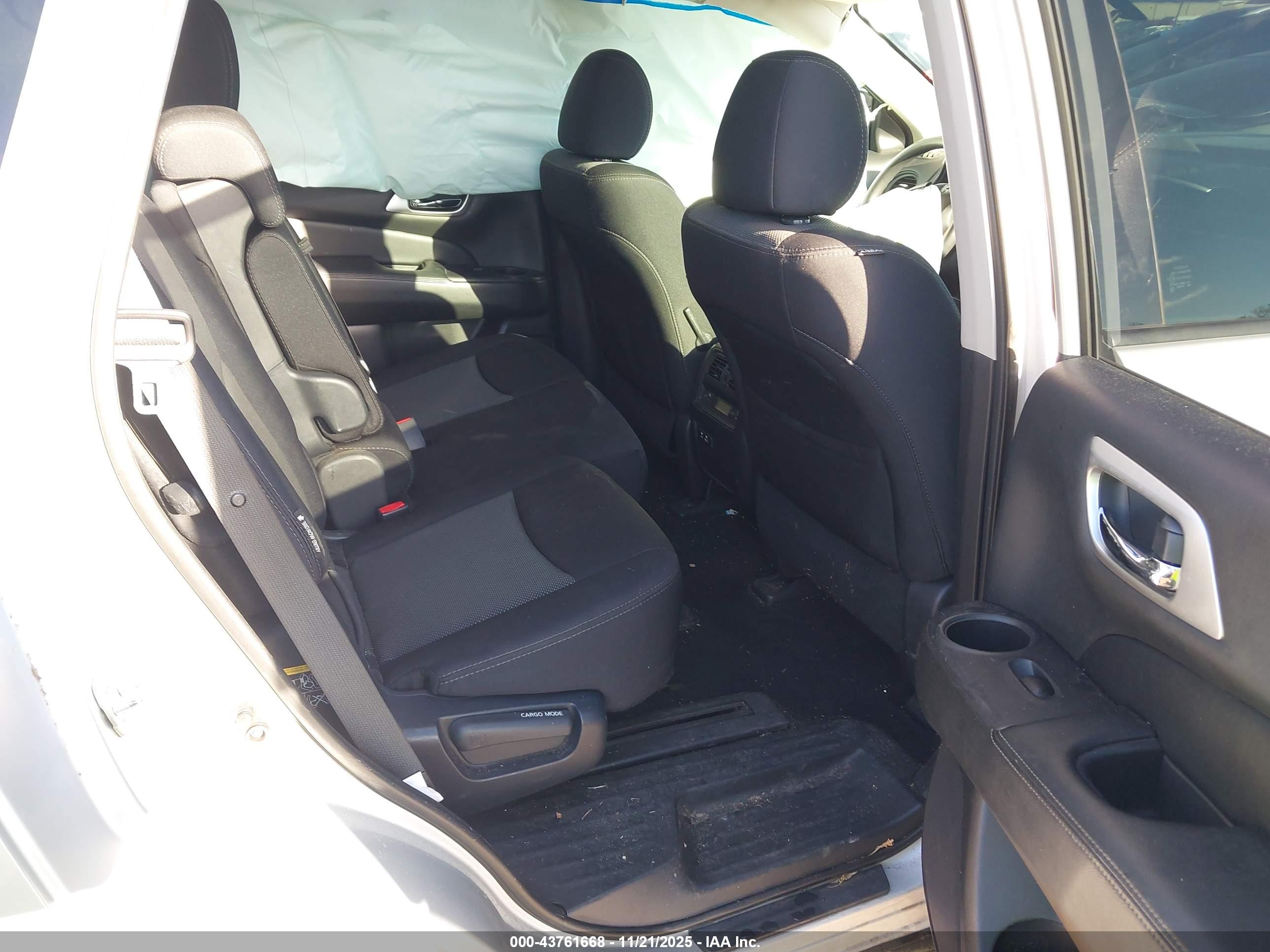 NISSAN PATHFINDER image 8