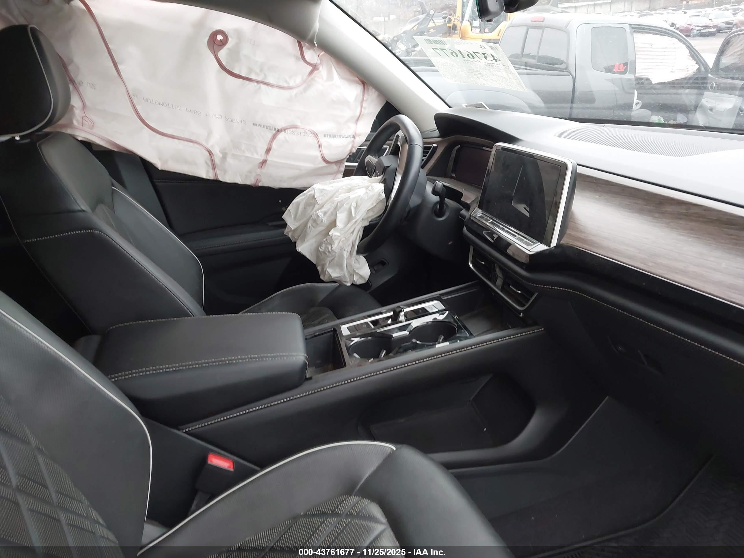 VOLKSWAGEN ATLAS image 5