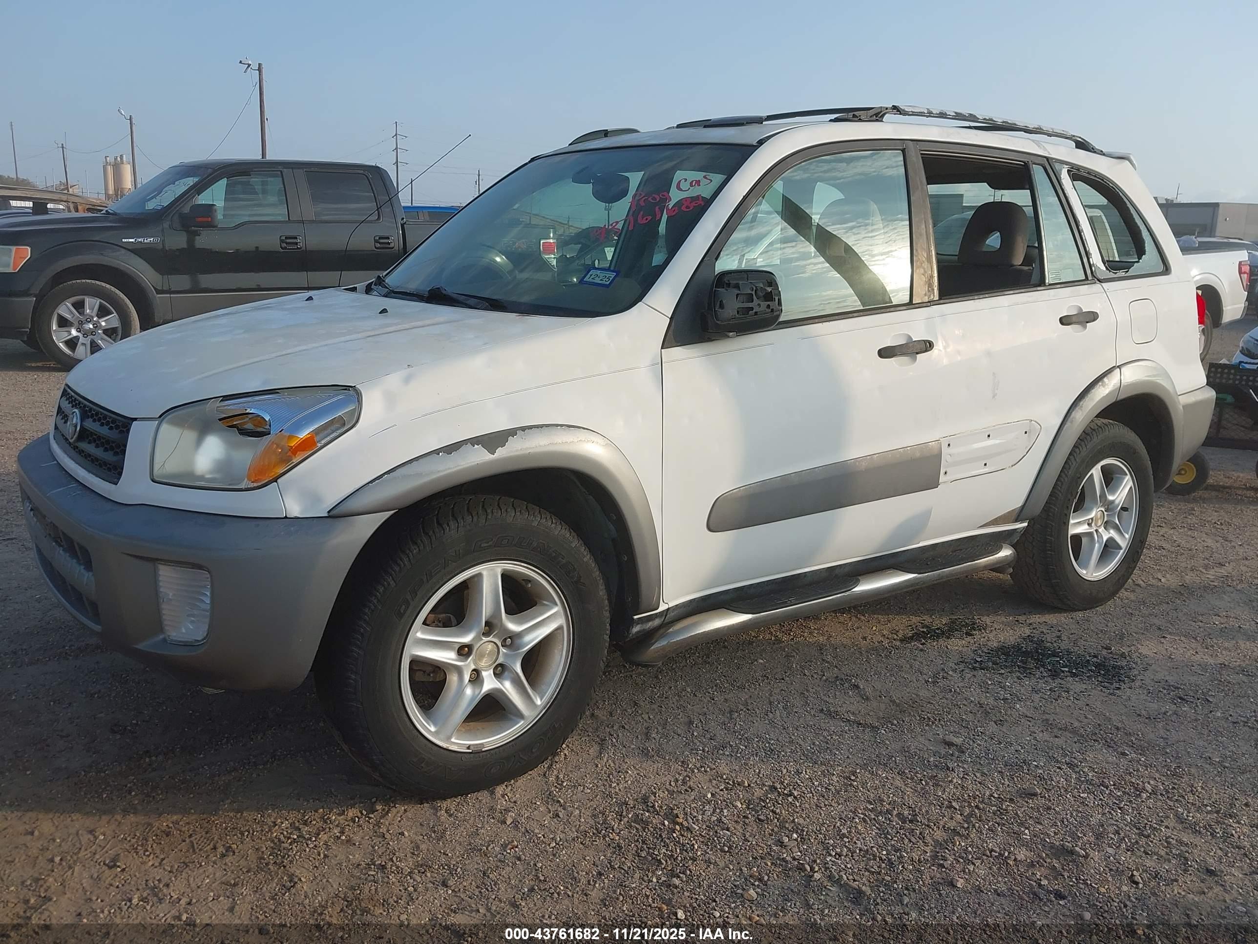 TOYOTA RAV4 image 2