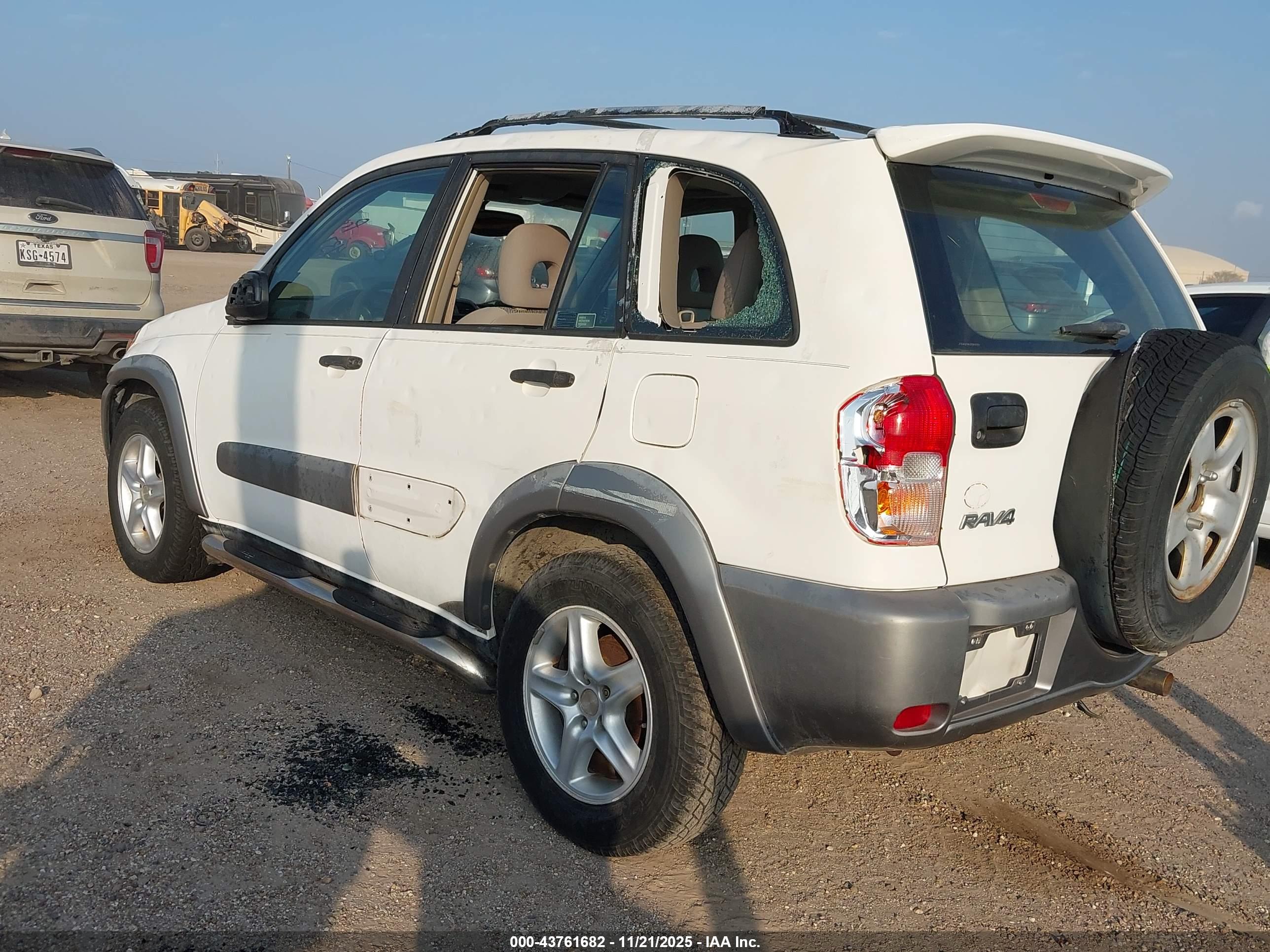 TOYOTA RAV4 image 3
