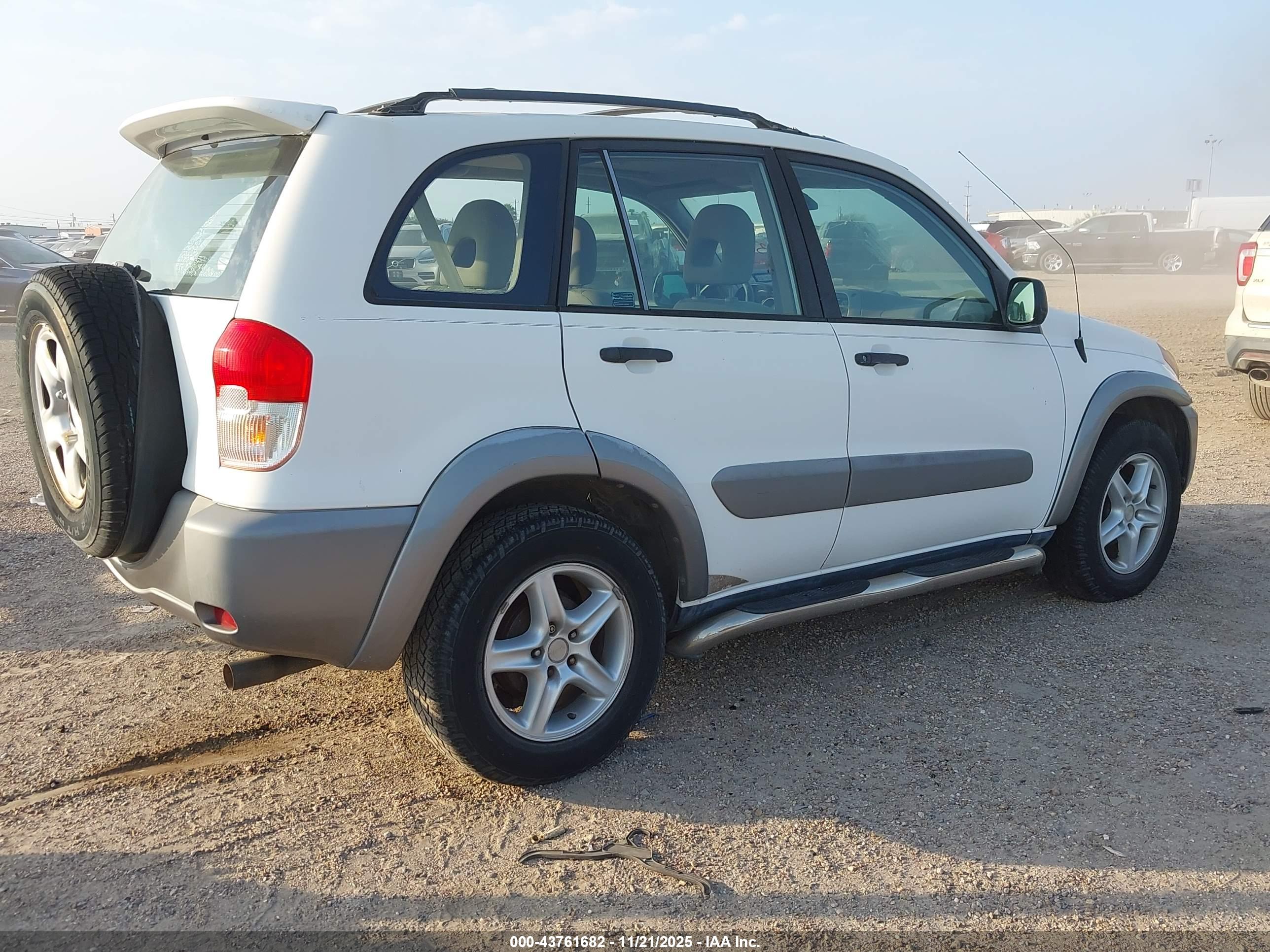 TOYOTA RAV4 image 4