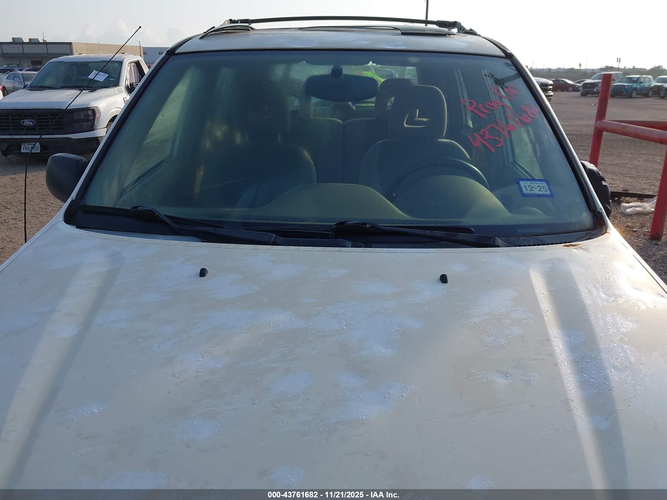 TOYOTA RAV4 image 6